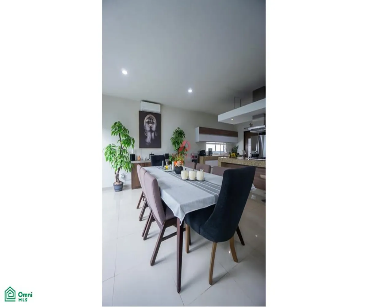 Casa En Venta,Fraccionamiento Valle Imperial,Jardines del Palacio Real S/N, Zapopan, Jalisco 45134, 3 Habitaciones,3 Baños,Jardines del Palacio Real,MX261083826