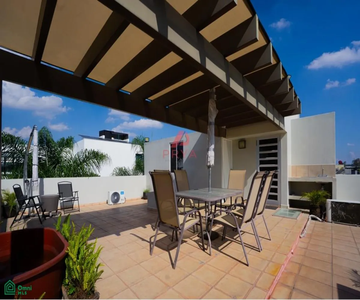 Casa En Venta,Fraccionamiento Valle Imperial,Jardines del Palacio Real S/N, Zapopan, Jalisco 45134, 3 Habitaciones,3 Baños,Jardines del Palacio Real,MX261083826