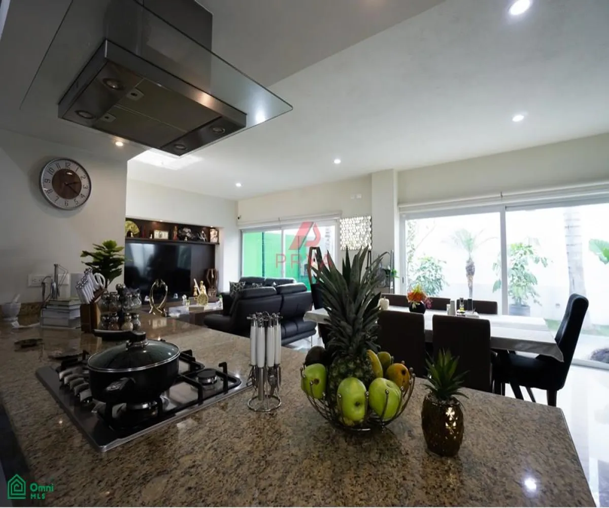 Casa En Venta,Fraccionamiento Valle Imperial,Jardines del Palacio Real S/N, Zapopan, Jalisco 45134, 3 Habitaciones,3 Baños,Jardines del Palacio Real,MX261083826