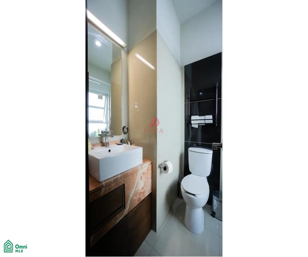 Casa En Venta,Fraccionamiento Valle Imperial,Jardines del Palacio Real S/N, Zapopan, Jalisco 45134, 3 Habitaciones,3 Baños,Jardines del Palacio Real,MX261083826