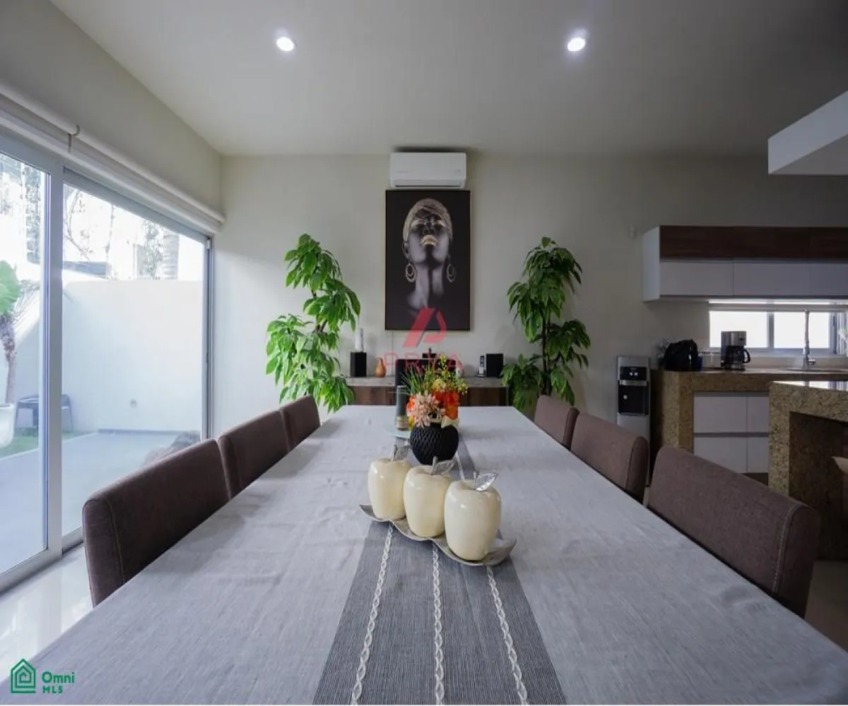 Casa En Venta,Fraccionamiento Valle Imperial,Jardines del Palacio Real S/N, Zapopan, Jalisco 45134, 3 Habitaciones,3 Baños,Jardines del Palacio Real,MX261083826