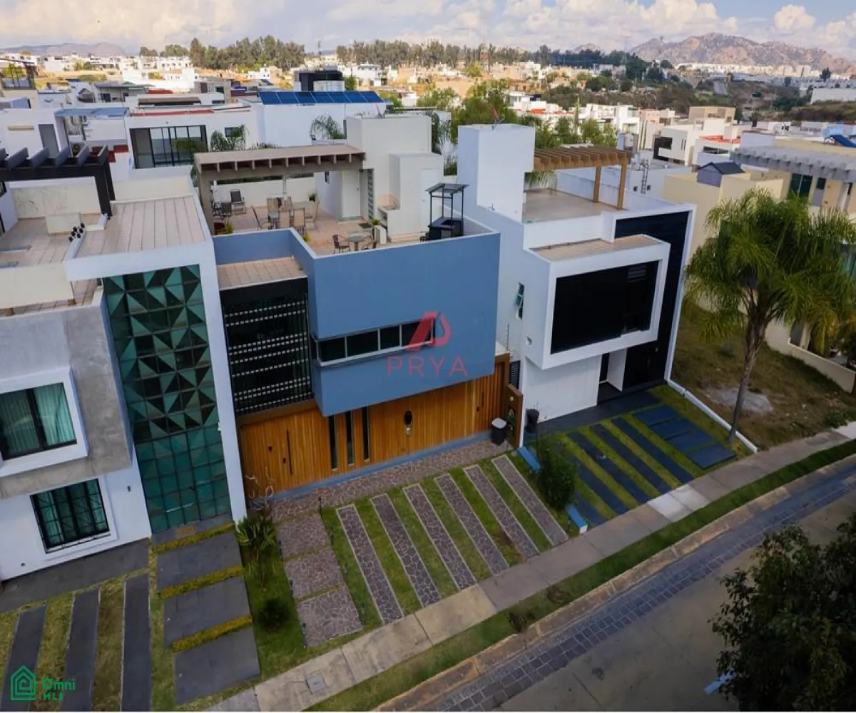 Casa En Venta,Fraccionamiento Valle Imperial,Jardines del Palacio Real S/N, Zapopan, Jalisco 45134, 3 Habitaciones,3 Baños,Jardines del Palacio Real,MX261083826