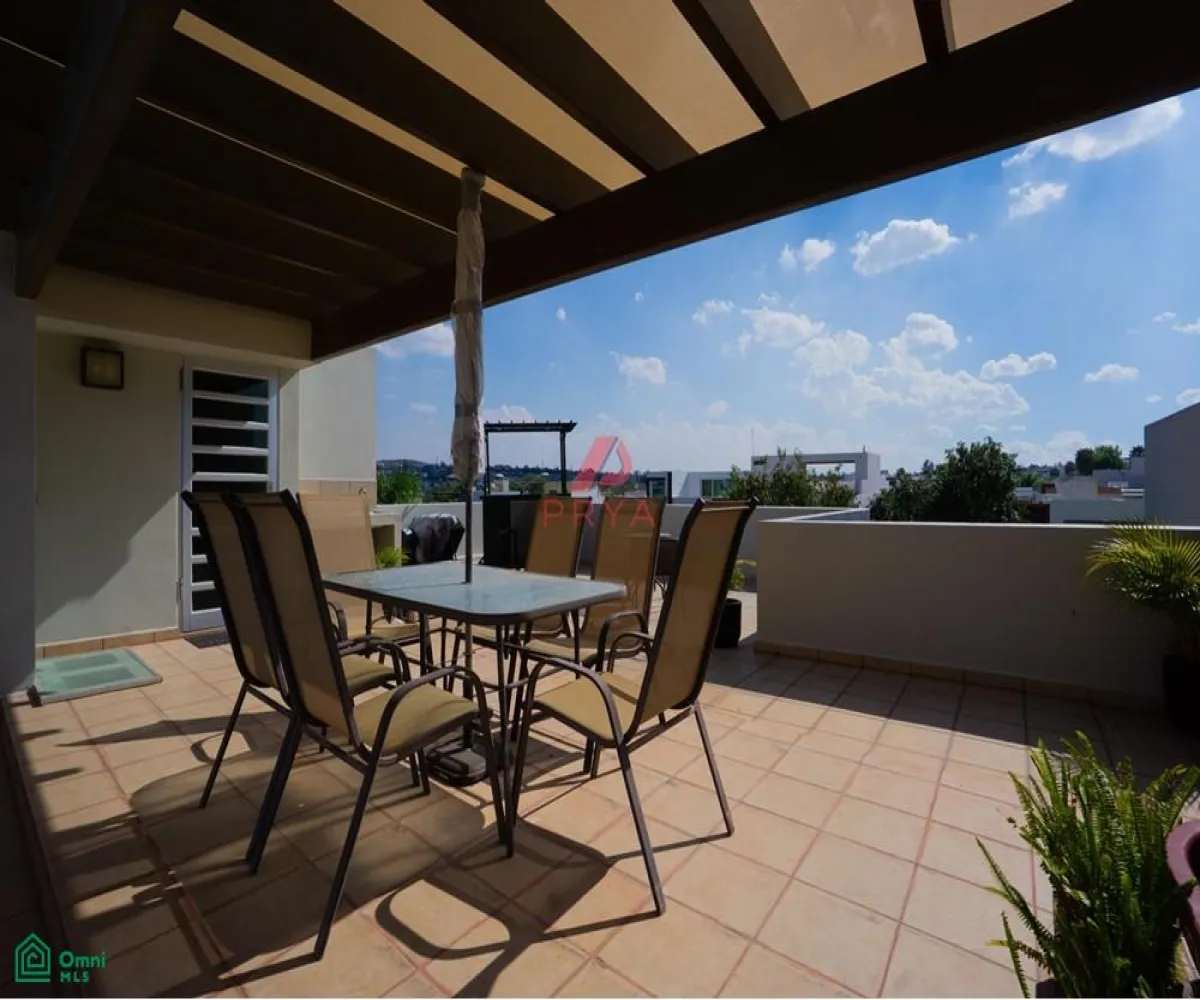 Casa En Venta,Fraccionamiento Valle Imperial,Jardines del Palacio Real S/N, Zapopan, Jalisco 45134, 3 Habitaciones,3 Baños,Jardines del Palacio Real,MX261083826