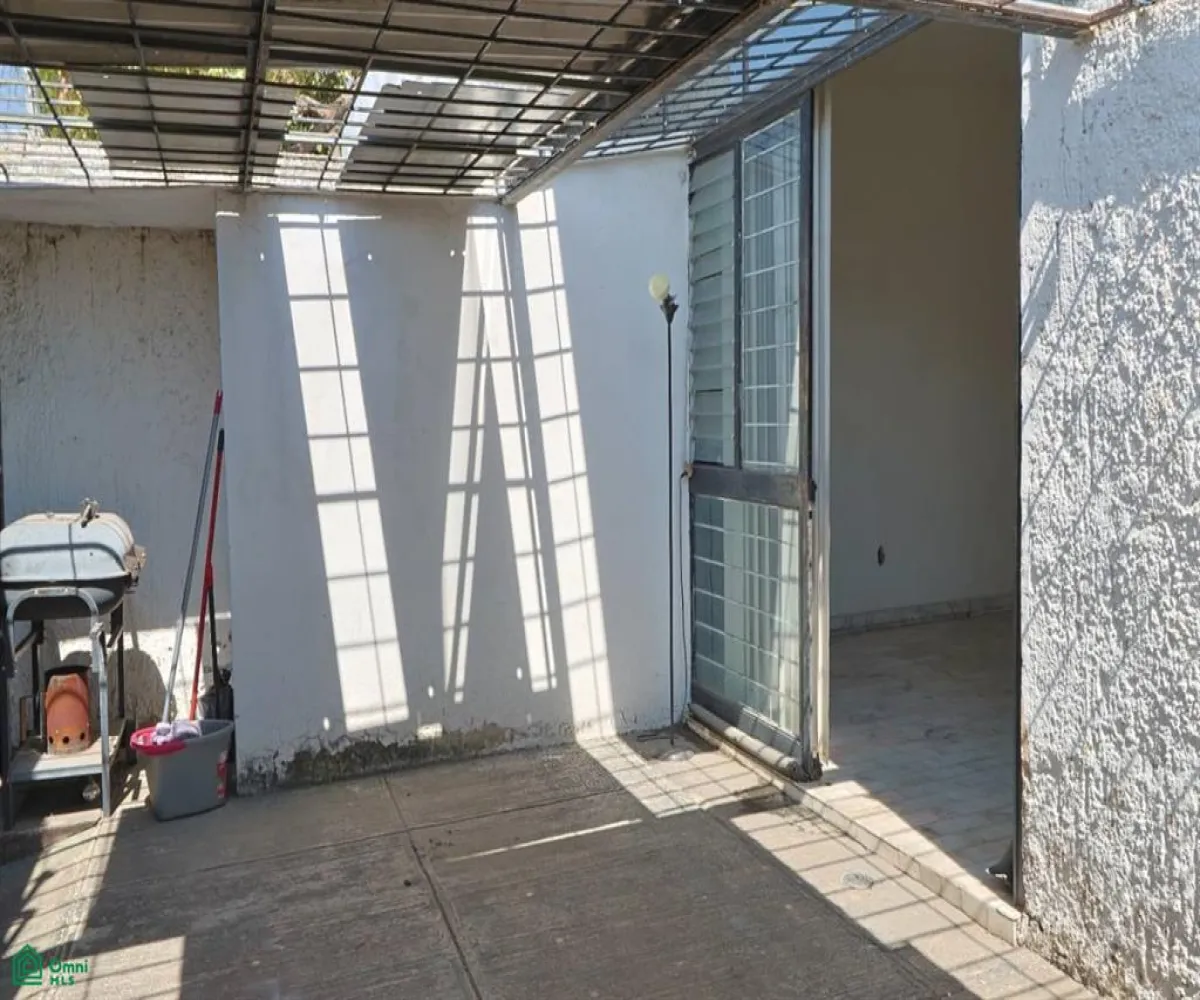 Casa En Venta,Italia Providencia,Diagonal Isabel Prieto 770, Guadalajara, Jalisco 44648, 5 Habitaciones,2 Baños,Diagonal Isabel Prieto,2,MX261086229