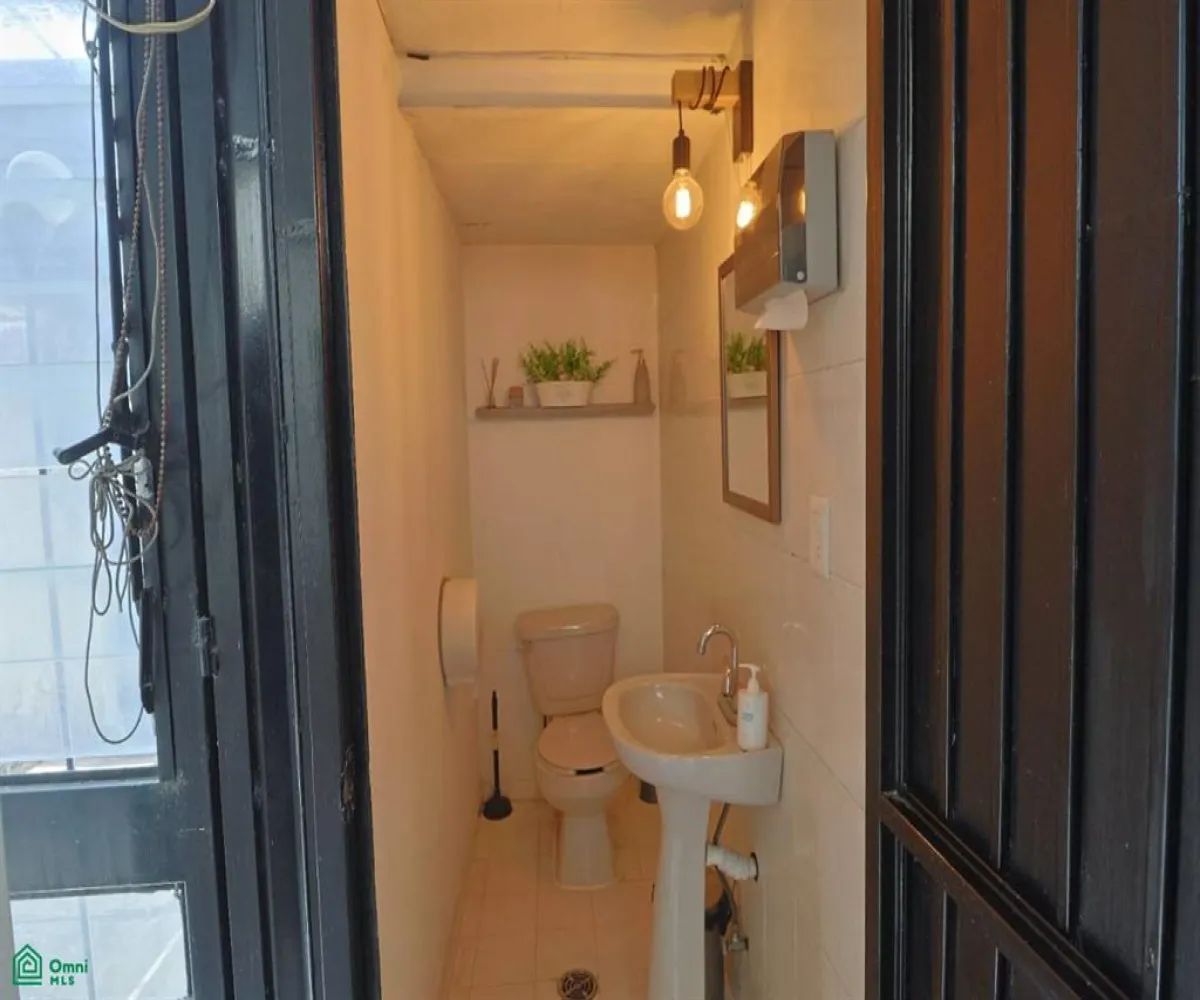 Casa En Venta,Italia Providencia,Diagonal Isabel Prieto 770, Guadalajara, Jalisco 44648, 5 Habitaciones,2 Baños,Diagonal Isabel Prieto,2,MX261086229