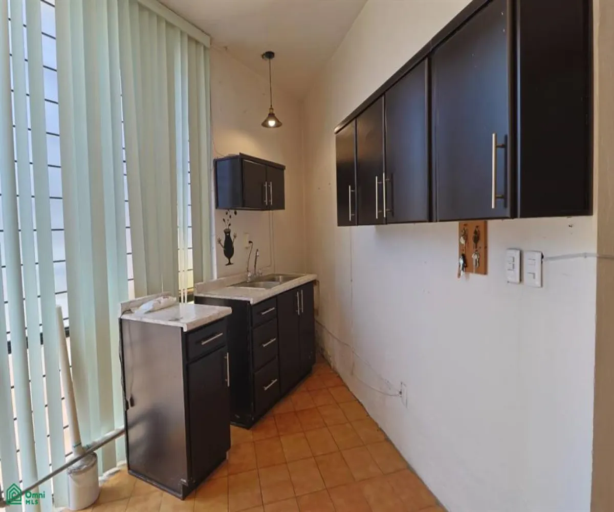 Casa En Venta,Italia Providencia,Diagonal Isabel Prieto 770, Guadalajara, Jalisco 44648, 5 Habitaciones,2 Baños,Diagonal Isabel Prieto,2,MX261086229