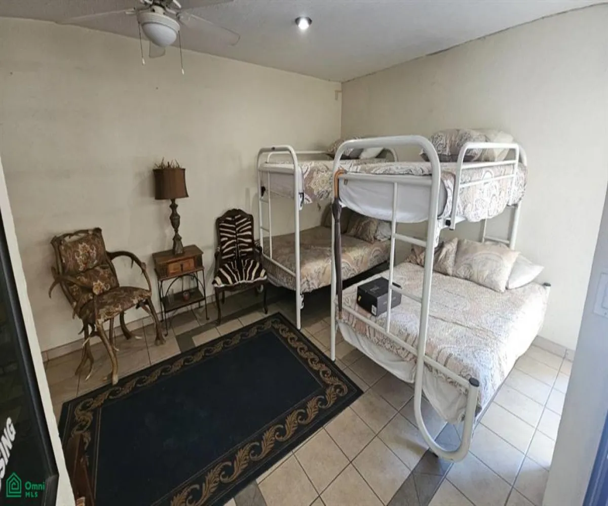 Casa En Venta,Villa Universitaria,Paseo de los Robles 4310, Zapopan, Jalisco 45110, 4 Habitaciones,5 Baños,Paseo de los Robles,3,MX261086569