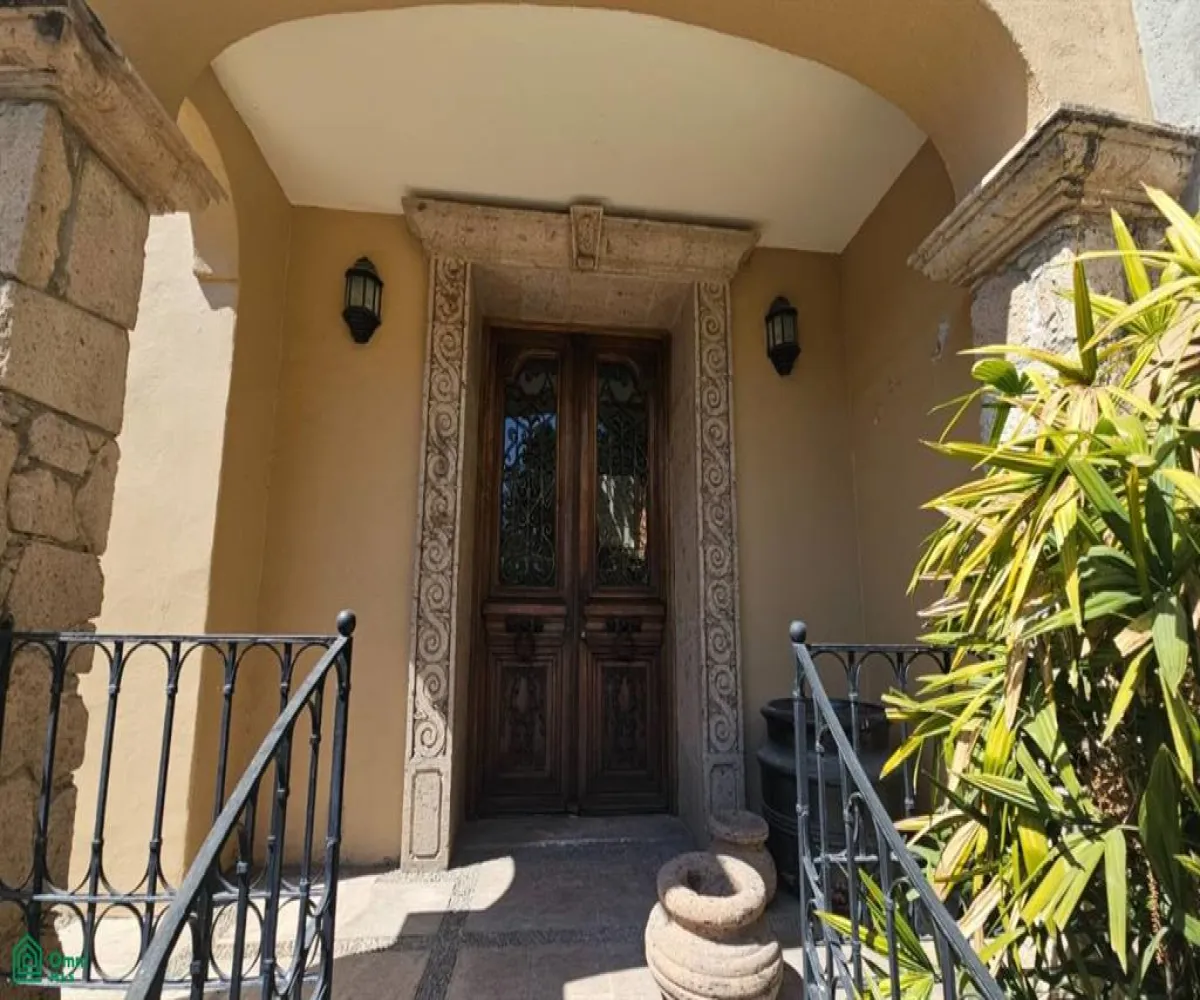 Casa En Venta,Villa Universitaria,Paseo de los Robles 4310, Zapopan, Jalisco 45110, 4 Habitaciones,5 Baños,Paseo de los Robles,3,MX261086569