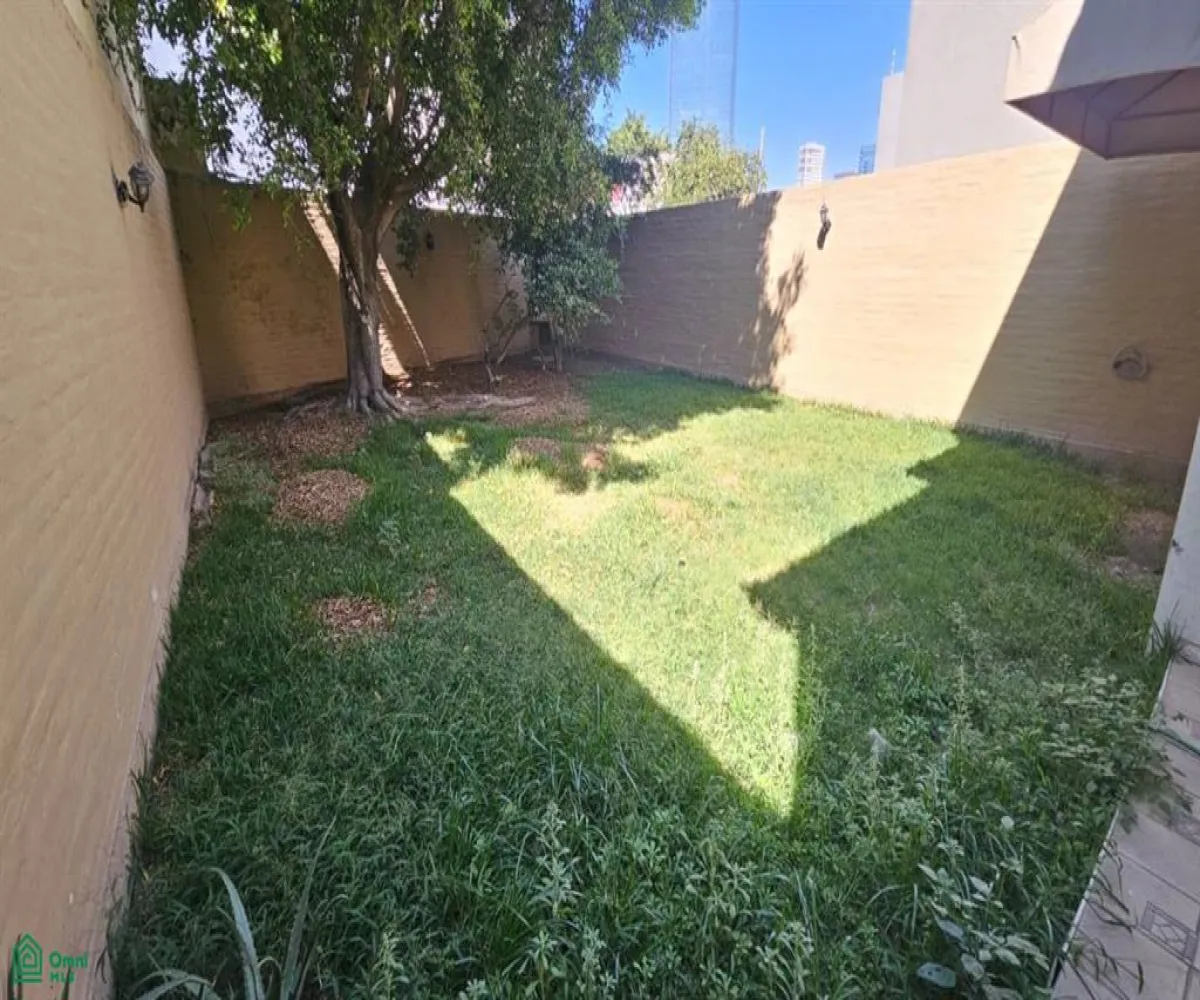 Casa En Venta,Villa Universitaria,Paseo de los Robles 4310, Zapopan, Jalisco 45110, 4 Habitaciones,5 Baños,Paseo de los Robles,3,MX261086569