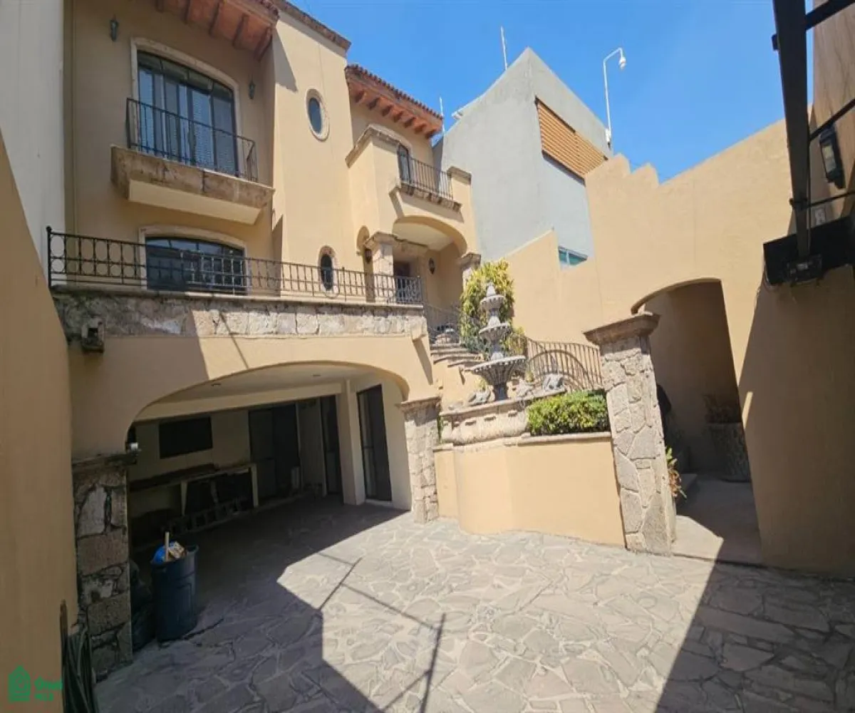 Casa En Venta,Villa Universitaria,Paseo de los Robles 4310, Zapopan, Jalisco 45110, 4 Habitaciones,5 Baños,Paseo de los Robles,3,MX261086569