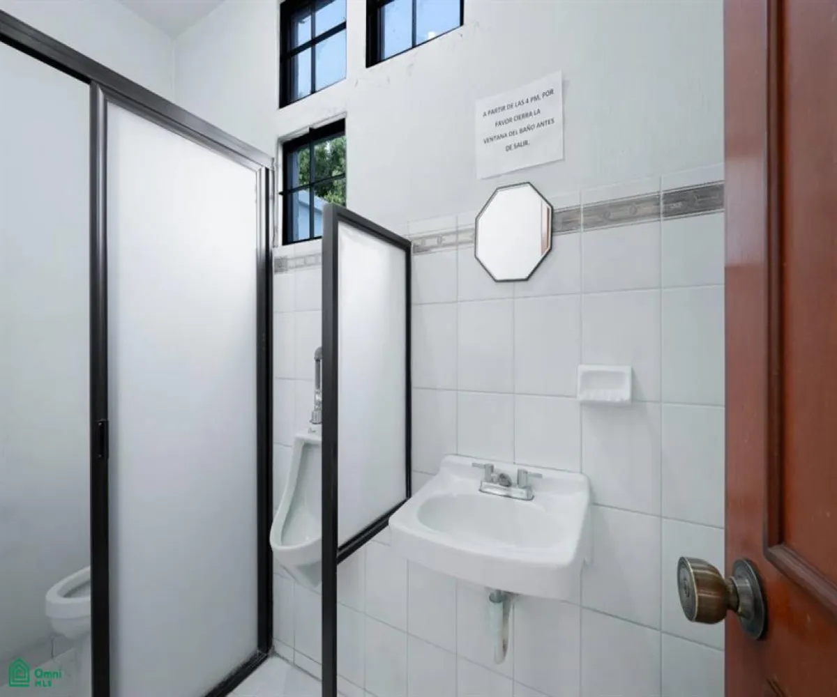 Local En Renta,Americana,Robles gil 262, Guadalajara, Jalisco 44160,Robles gil,2,MX261086694