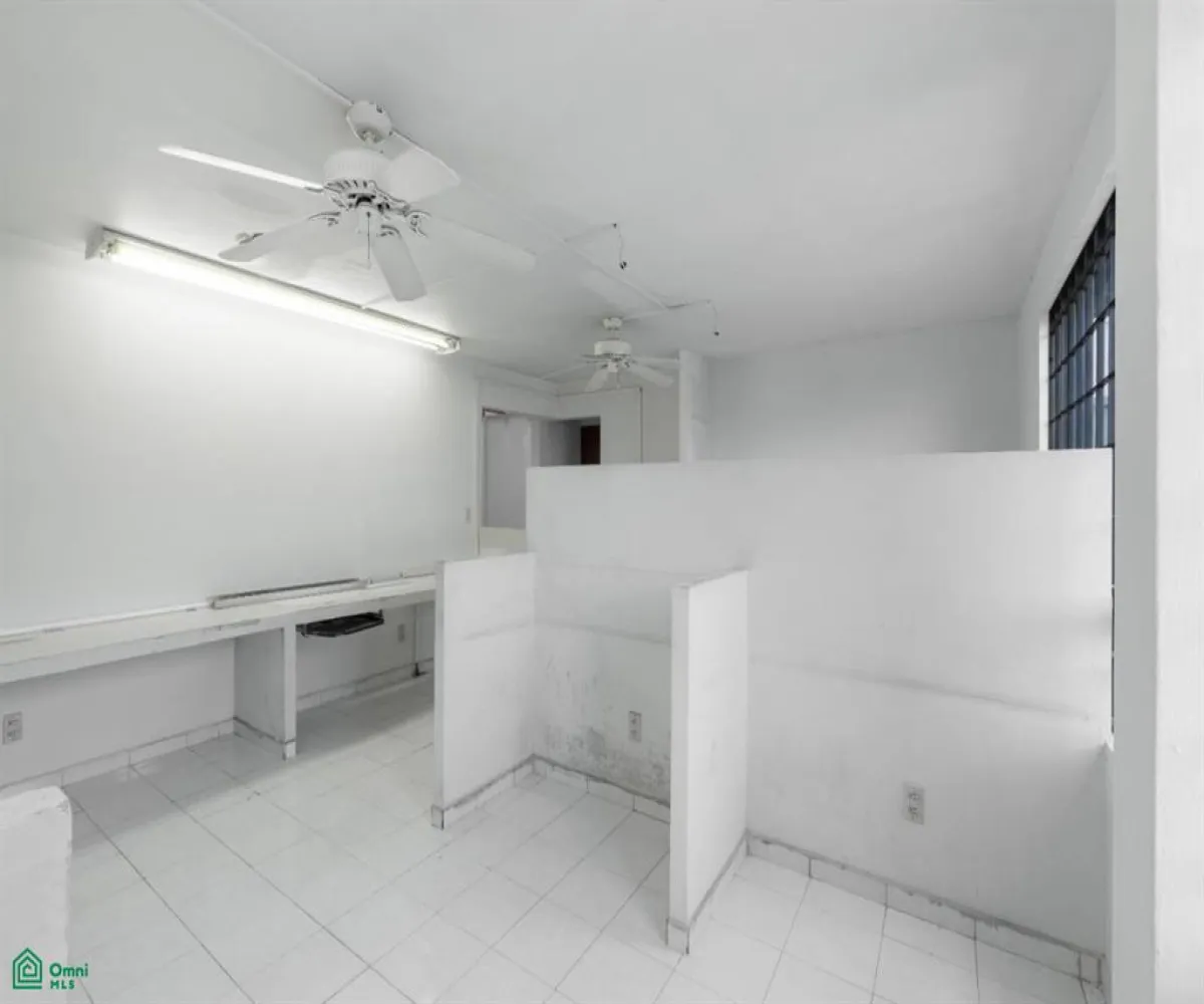 Local En Renta,Americana,Robles gil 262, Guadalajara, Jalisco 44160,Robles gil,2,MX261086694