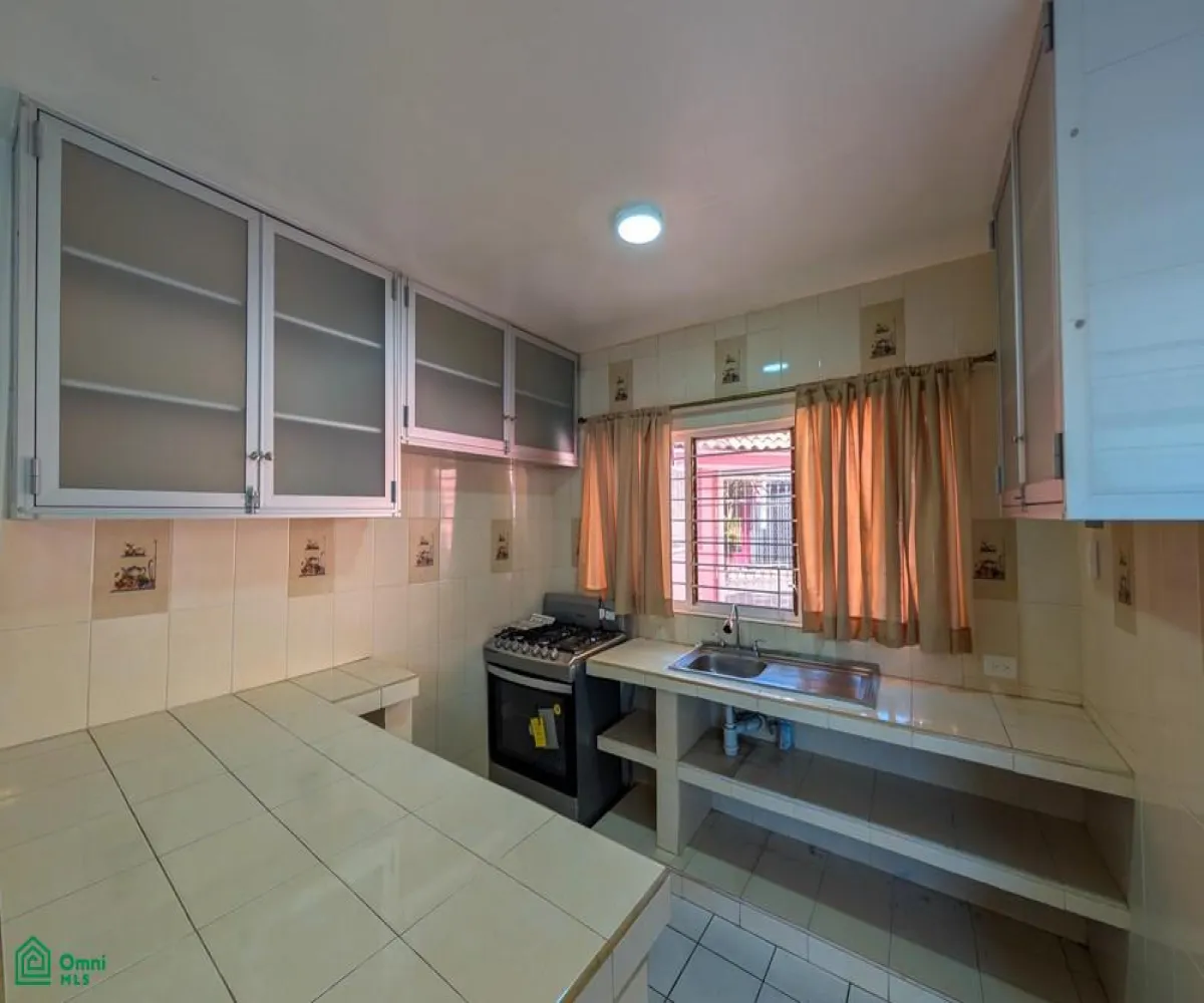 Casa En Venta,Jardines De Santa Isabel,De La Angostura 410 410, Guadalajara, Jalisco 44300, 4 Habitaciones,3 Baños,De La Angostura 410,2,MX261087992