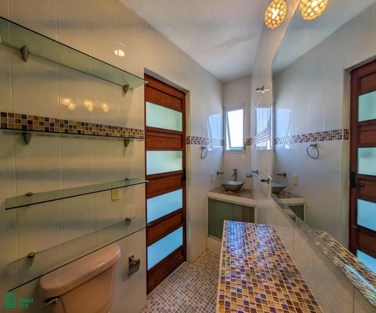 Casa En Venta,Jardines De Santa Isabel,De La Angostura 410 410, Guadalajara, Jalisco 44300, 4 Habitaciones,3 Baños,De La Angostura 410,2,MX261087992