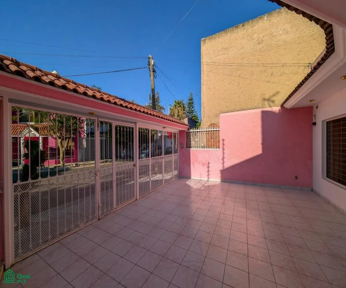 Casa En Venta,Jardines De Santa Isabel,De La Angostura 410 410, Guadalajara, Jalisco 44300, 4 Habitaciones,3 Baños,De La Angostura 410,2,MX261087992