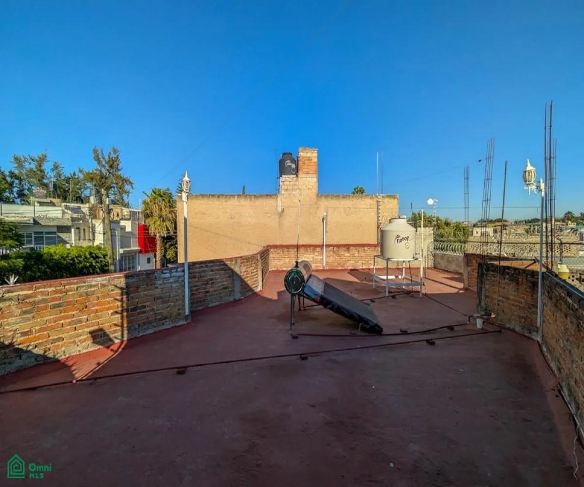 Casa En Venta,Jardines De Santa Isabel,De La Angostura 410 410, Guadalajara, Jalisco 44300, 4 Habitaciones,3 Baños,De La Angostura 410,2,MX261087992