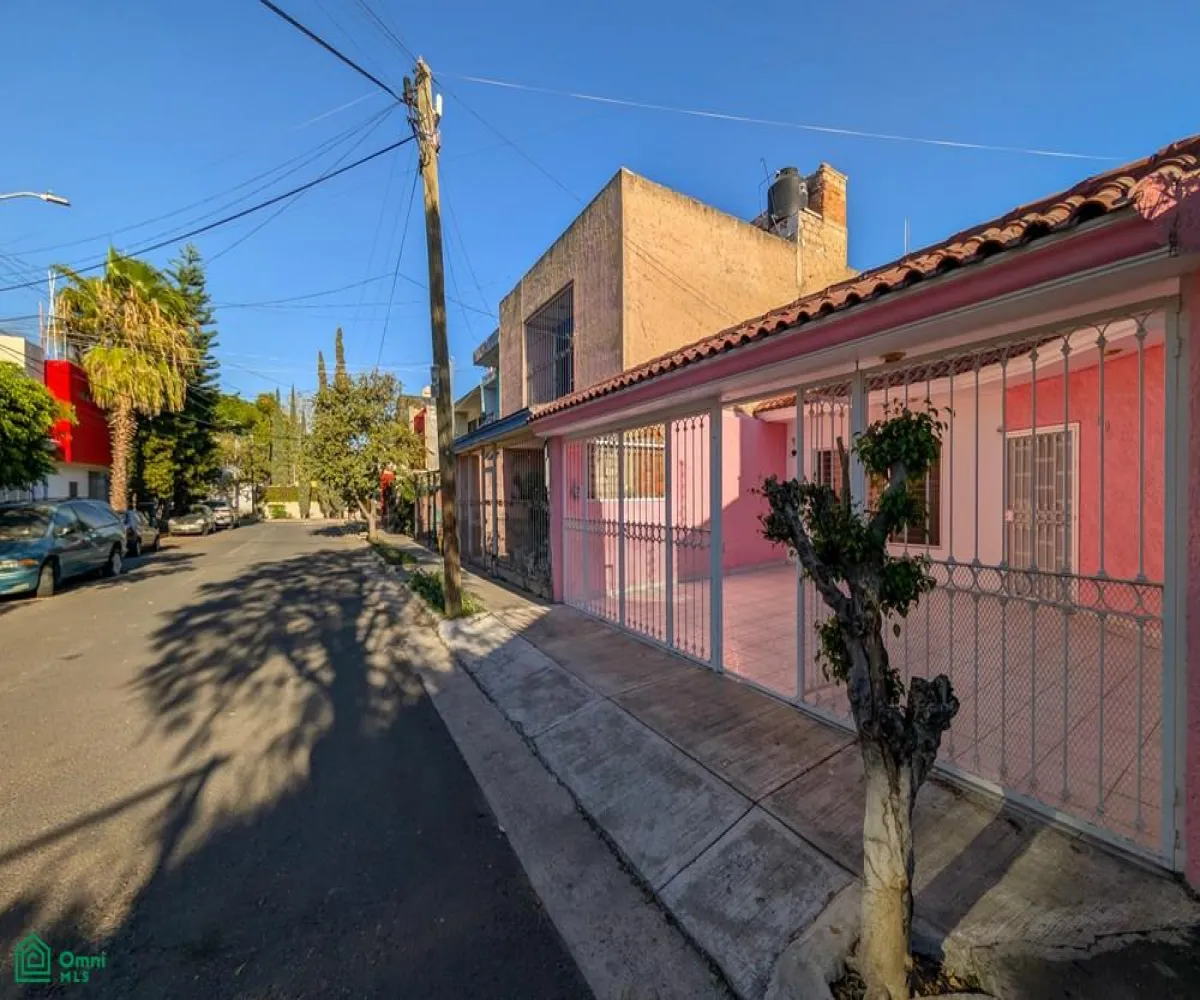 Casa En Venta,Jardines De Santa Isabel,De La Angostura 410 410, Guadalajara, Jalisco 44300, 4 Habitaciones,3 Baños,De La Angostura 410,2,MX261087992