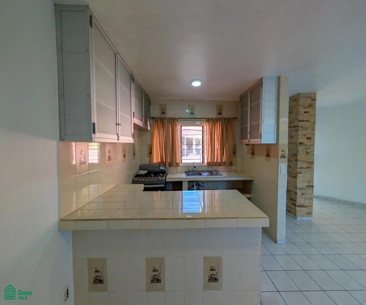 Casa En Venta,Jardines De Santa Isabel,De La Angostura 410 410, Guadalajara, Jalisco 44300, 4 Habitaciones,3 Baños,De La Angostura 410,2,MX261087992