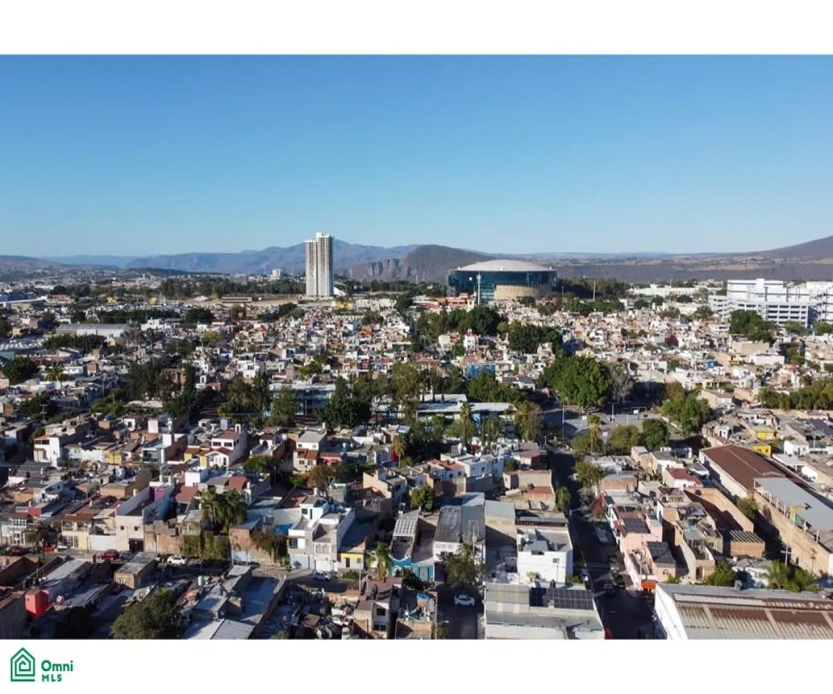 Casa En Venta,Jardines De Santa Isabel,De La Angostura 410 410, Guadalajara, Jalisco 44300, 4 Habitaciones,3 Baños,De La Angostura 410,2,MX261087992