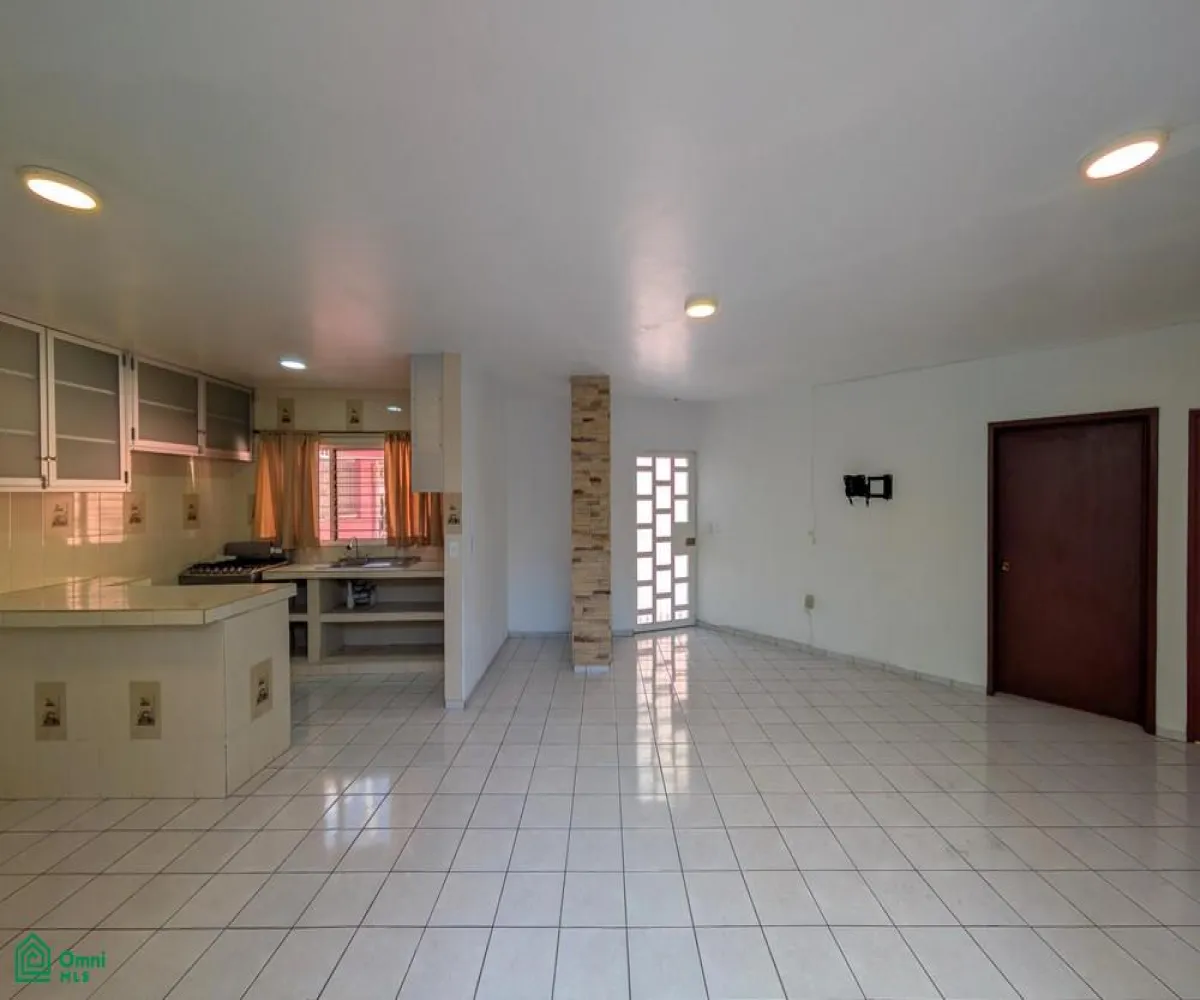 Casa En Venta,Jardines De Santa Isabel,De La Angostura 410 410, Guadalajara, Jalisco 44300, 4 Habitaciones,3 Baños,De La Angostura 410,2,MX261087992