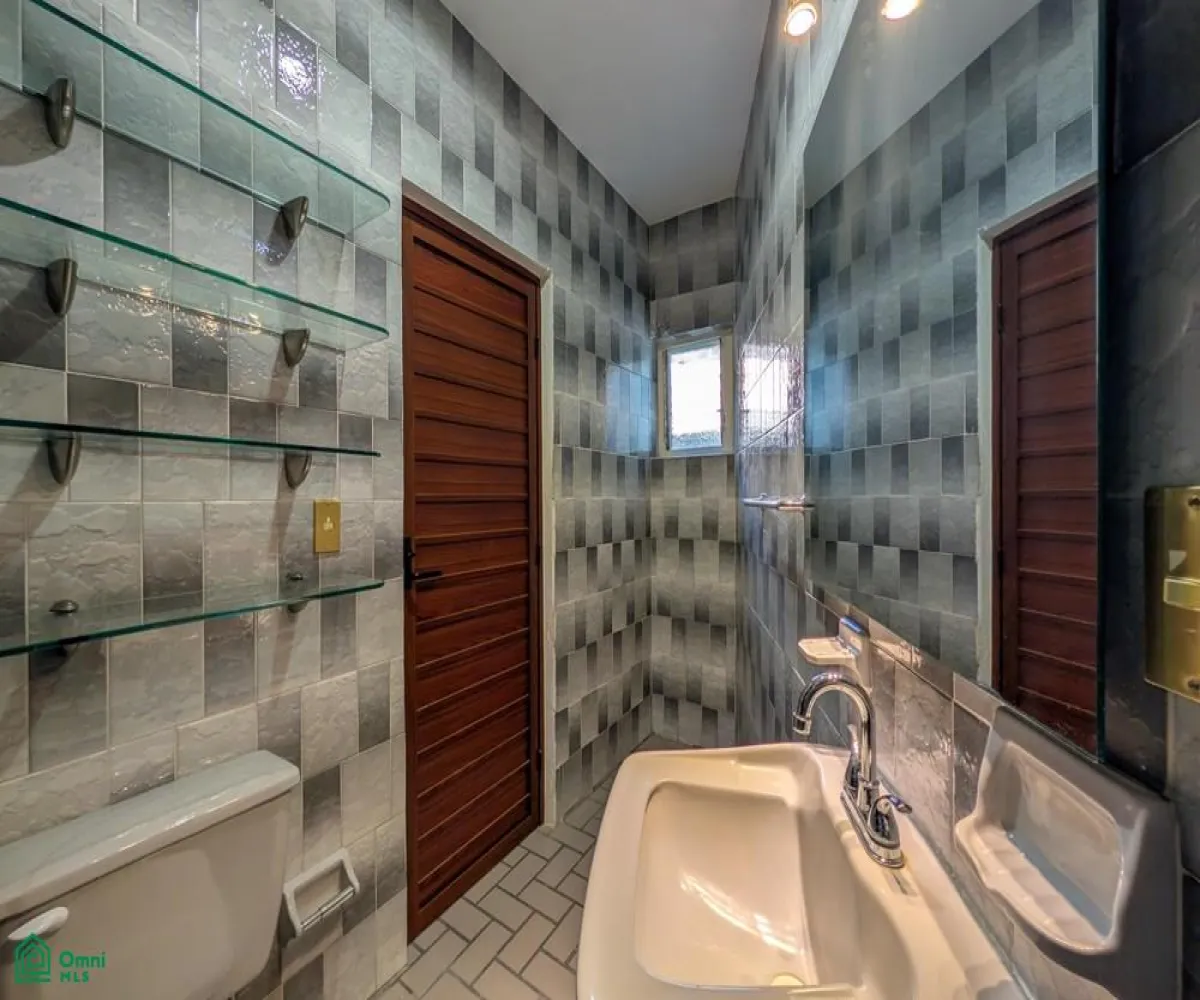 Casa En Venta,Jardines De Santa Isabel,De La Angostura 410 410, Guadalajara, Jalisco 44300, 4 Habitaciones,3 Baños,De La Angostura 410,2,MX261087992