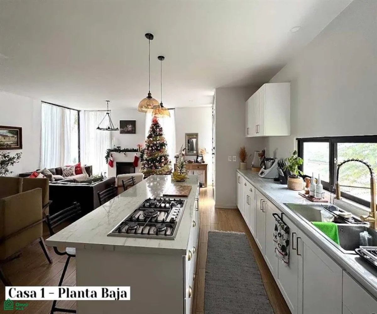 Casa En Venta,Tlajomulco Centro,Paseo De La Colina Norte(Lomas De Santa Anita) 58, Tlajomulco de Zuniga, Jalisco 45640, 4 Habitaciones,4 Baños,Paseo De La Colina Norte(Lomas De Santa Anita),2,MX261088522