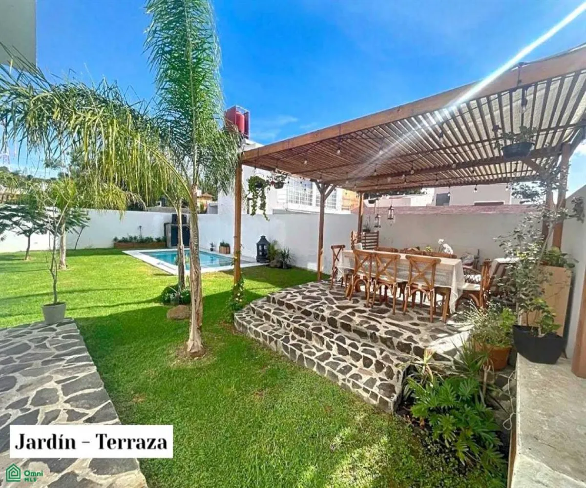 Casa En Venta,Tlajomulco Centro,Paseo De La Colina Norte(Lomas De Santa Anita) 58, Tlajomulco de Zuniga, Jalisco 45640, 4 Habitaciones,4 Baños,Paseo De La Colina Norte(Lomas De Santa Anita),2,MX261088522
