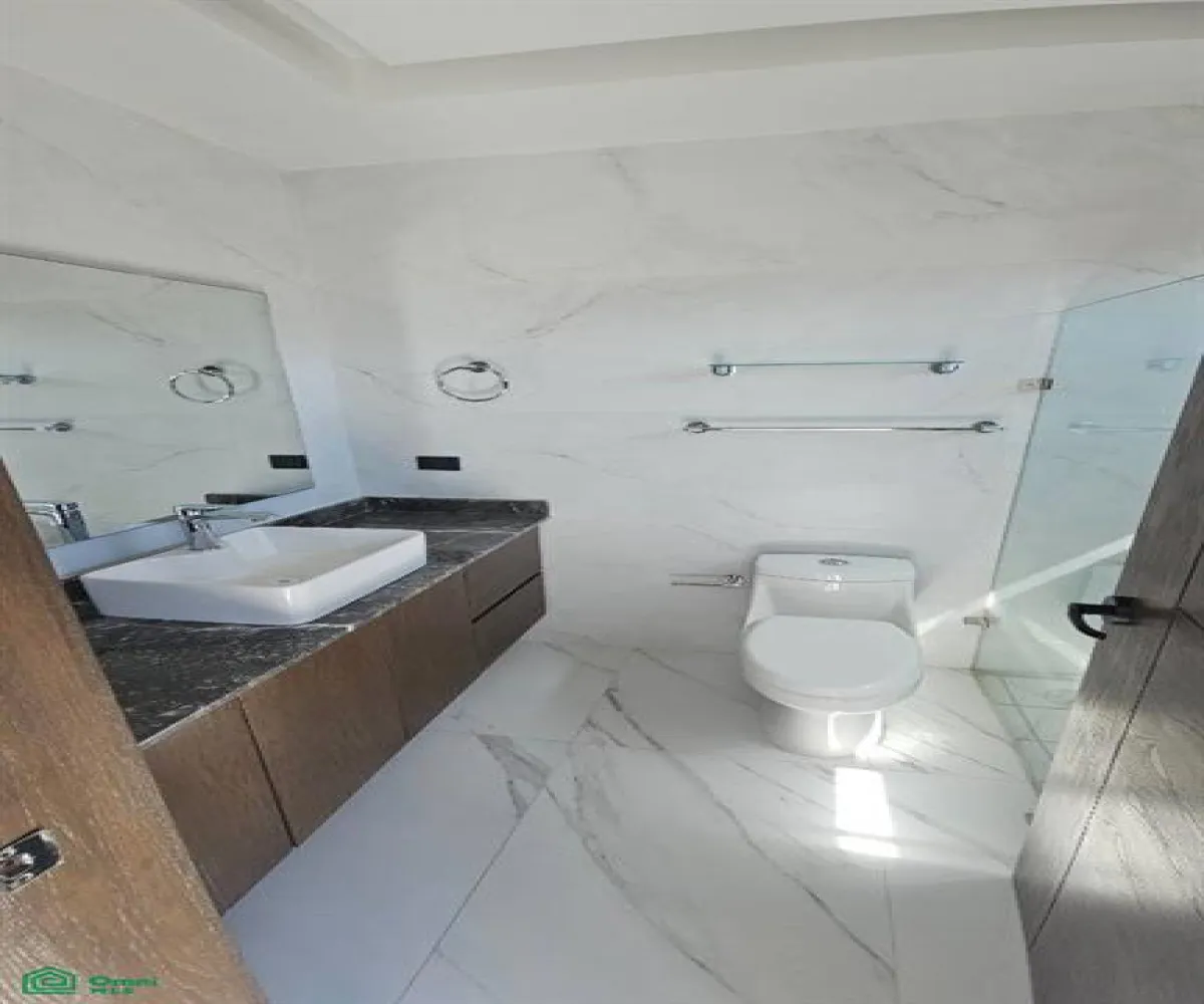 Casa En Venta,Altavista Residencial,Altavista Poniente 303, Int. C - 23, Vitana, Zapopan, Jalisco 45133, 4 Habitaciones,3 Baños,Altavista Poniente,3,MX261088919