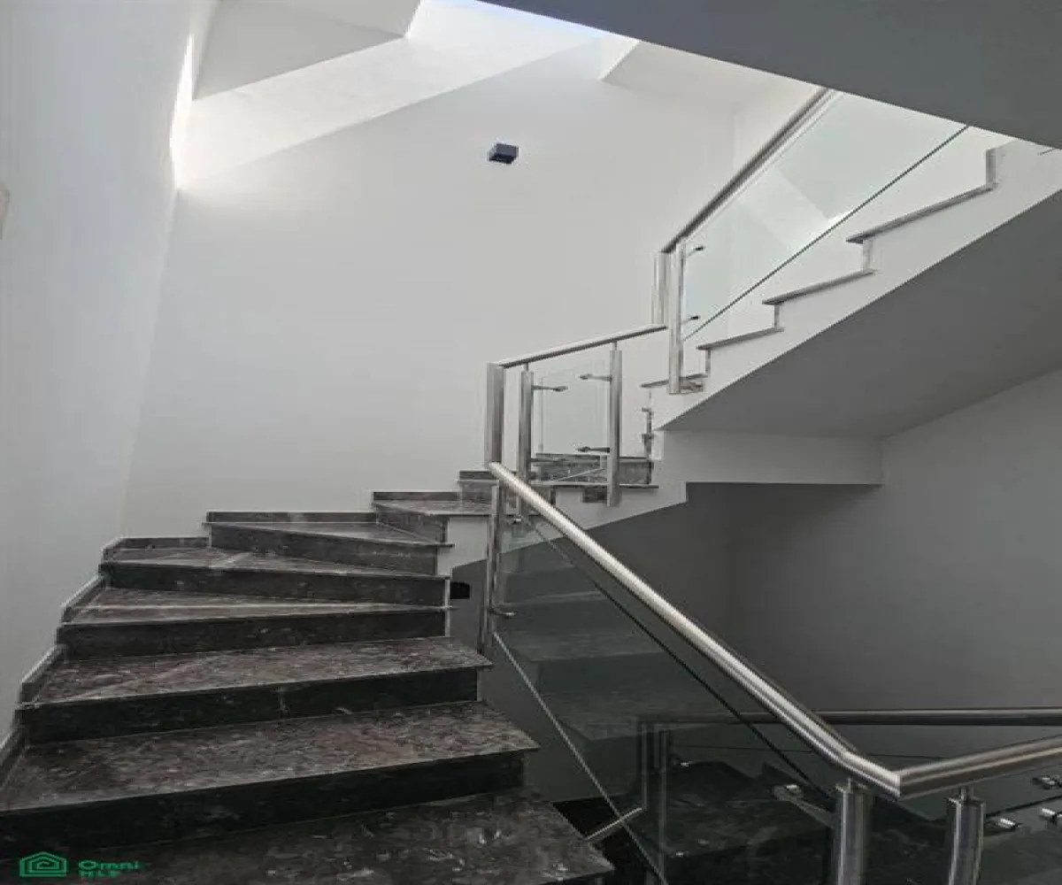 Casa En Venta,Altavista Residencial,Altavista Poniente 303, Int. C - 23, Vitana, Zapopan, Jalisco 45133, 4 Habitaciones,3 Baños,Altavista Poniente,3,MX261088919