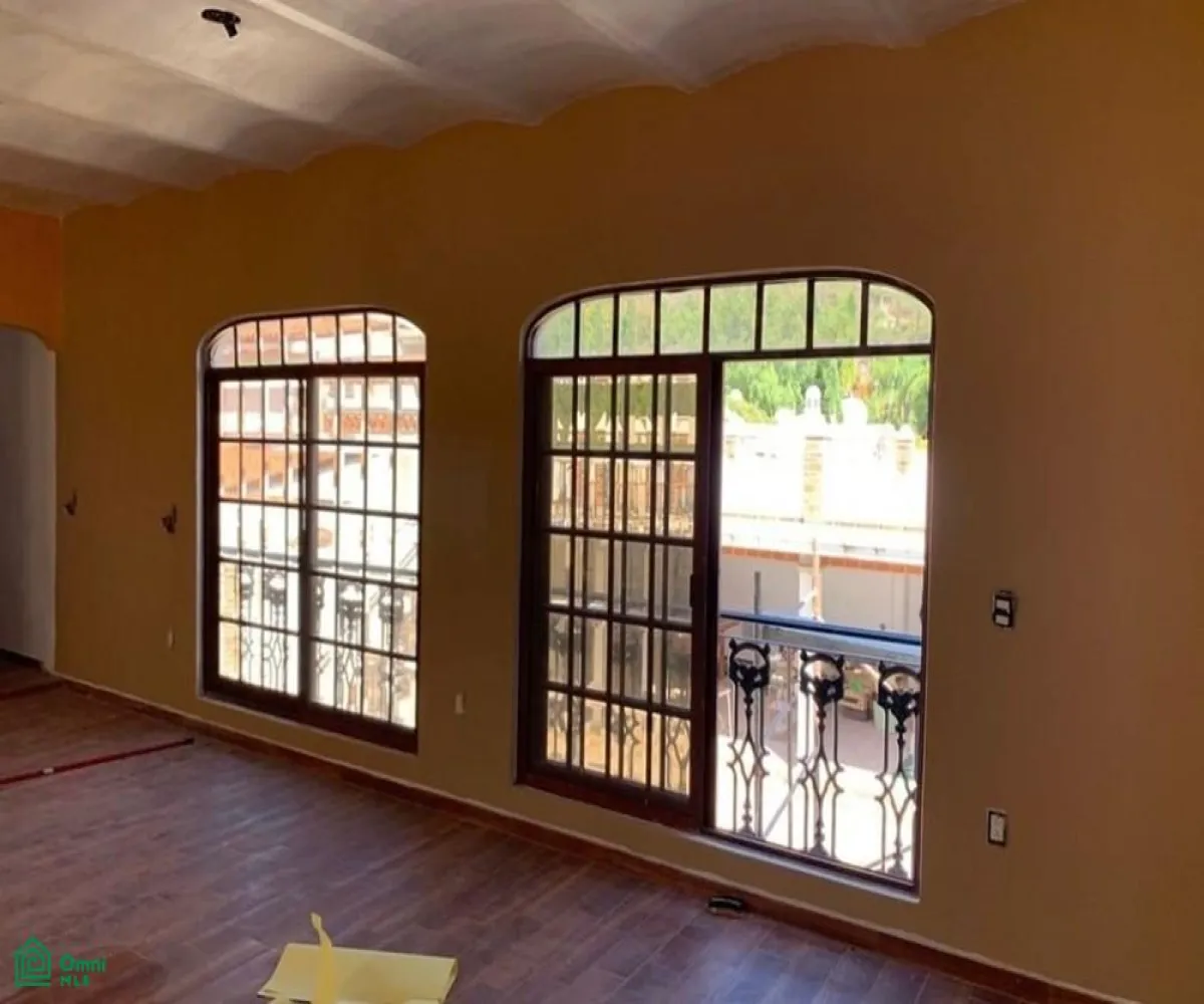 Casa En Venta,Fraccionamiento Chapala Haciendas,Pájaro del Fuero 34, Chapala, Jalisco 45907, 6 Habitaciones,5 Baños,Pájaro del Fuero,2,MX261089291