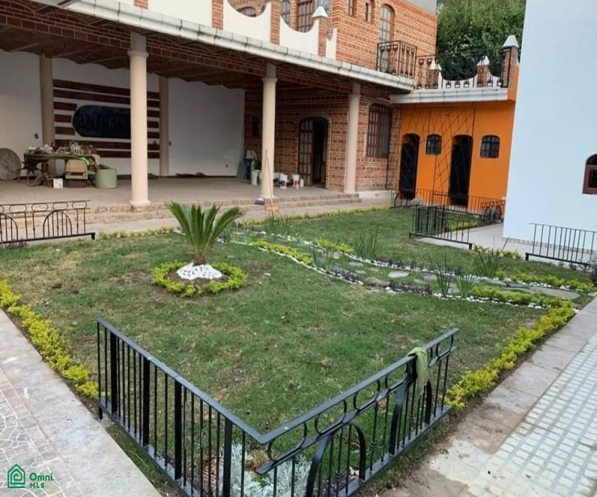 Casa En Venta,Fraccionamiento Chapala Haciendas,Pájaro del Fuero 34, Chapala, Jalisco 45907, 6 Habitaciones,5 Baños,Pájaro del Fuero,2,MX261089291