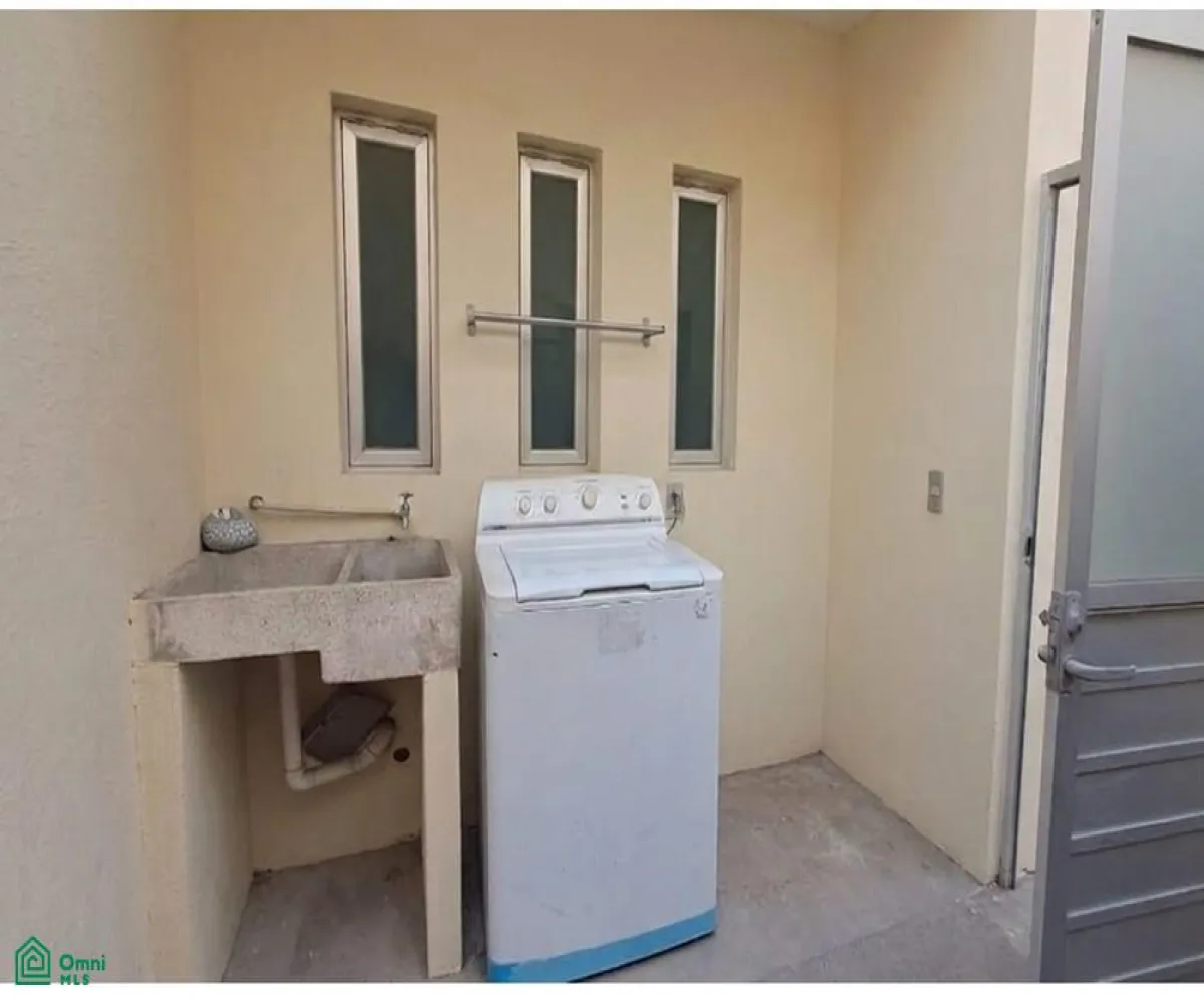 Casa En Venta,Fraccionamiento Valle Imperial,jardines de aranjuez 155, Zapopan, Jalisco 45134, 5 Habitaciones,3 Baños,jardines de aranjuez,2,MX261090310