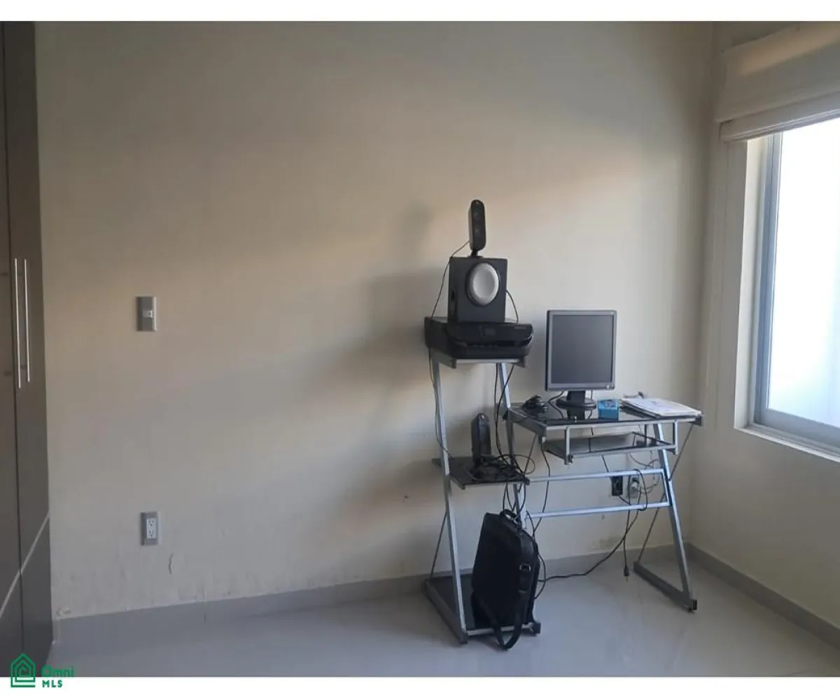 Casa En Venta,Fraccionamiento Valle Imperial,jardines de aranjuez 155, Zapopan, Jalisco 45134, 5 Habitaciones,3 Baños,jardines de aranjuez,2,MX261090310