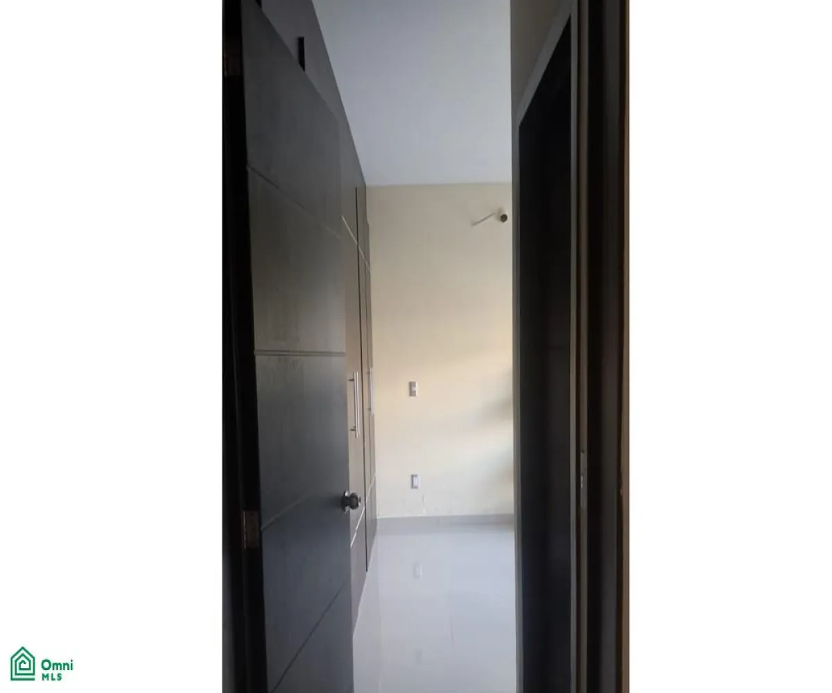 Casa En Venta,Fraccionamiento Valle Imperial,jardines de aranjuez 155, Zapopan, Jalisco 45134, 5 Habitaciones,3 Baños,jardines de aranjuez,2,MX261090310