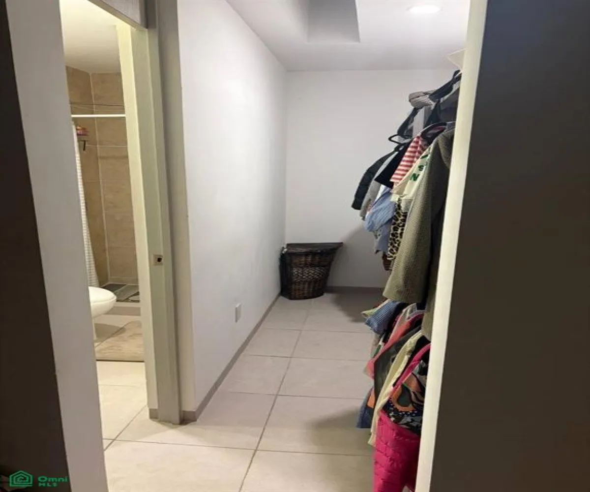 Casa En Venta,Santa Cruz del Valle,PASEO DEL SOLAR 2717, Tlajomulco de Zuniga, Jalisco 45655, 3 Habitaciones,3 Baños,PASEO DEL SOLAR,2,MX261091388