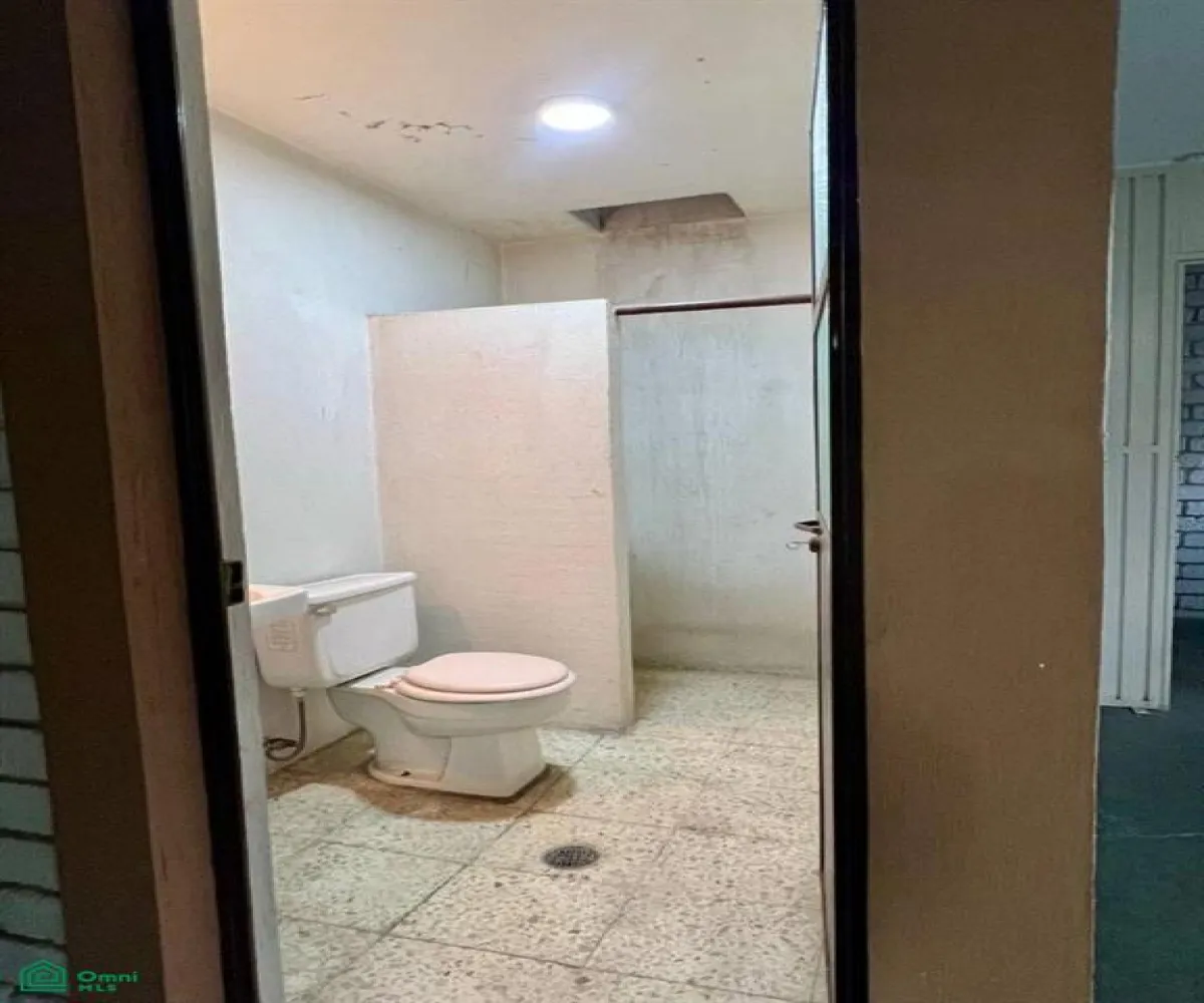 Bodega En Venta,Oblatos,Esteban Loera (San Felipe) 284, Guadalajara, Jalisco 44700, 4 Habitaciones,2 Baños,Esteban Loera (San Felipe),3,MX261092054