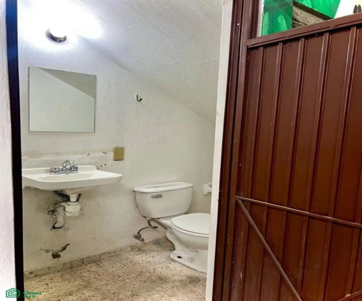 Bodega En Venta,Oblatos,Esteban Loera (San Felipe) 284, Guadalajara, Jalisco 44700, 4 Habitaciones,2 Baños,Esteban Loera (San Felipe),3,MX261092054