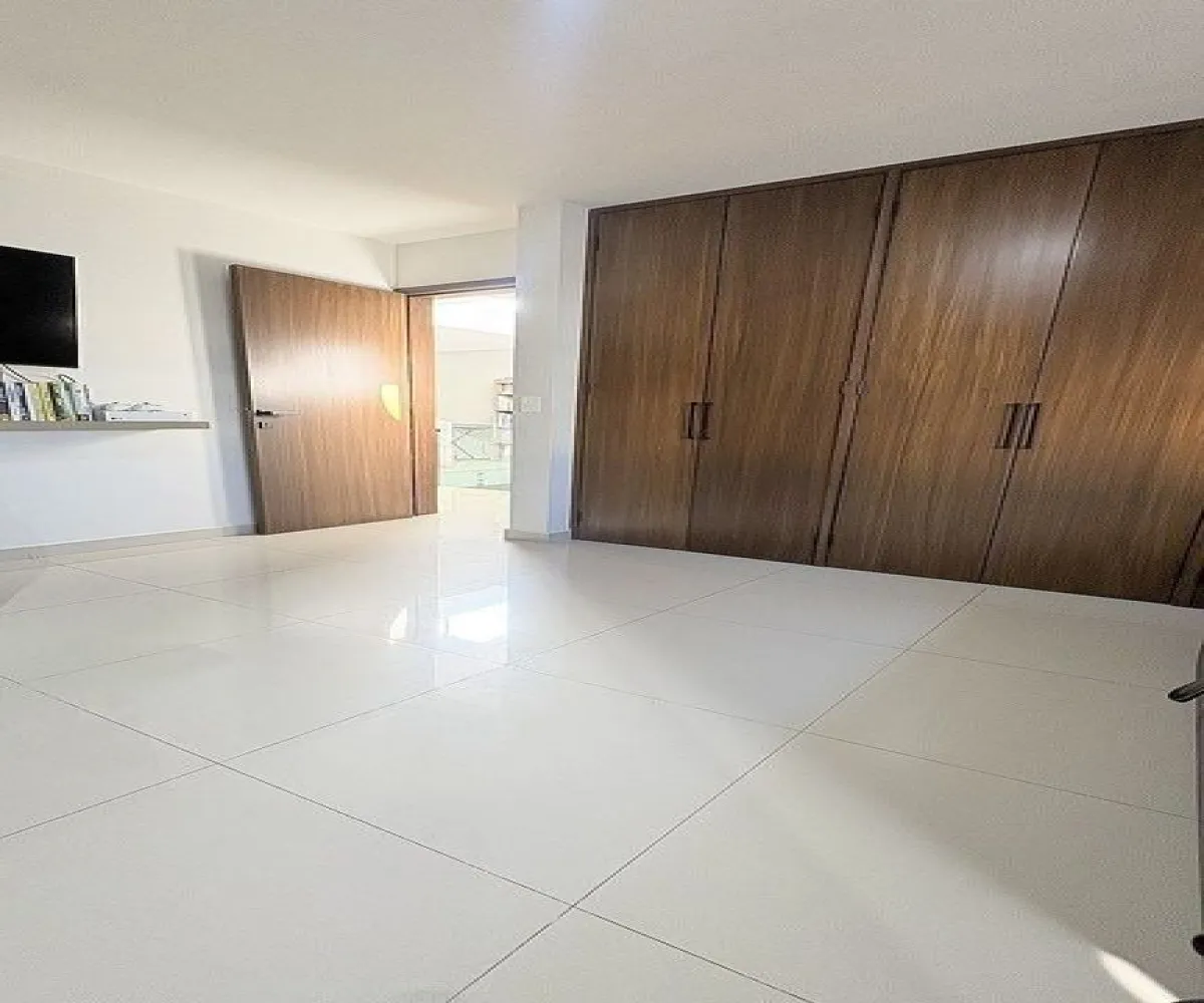 Casa En Venta,Los Gavilanes,Avenida Punto Sur 6387, Tlajomulco de Zúñiga, Jalisco 45645, 3 Habitaciones,2 Baños,Avenida Punto Sur,1,pZx425g