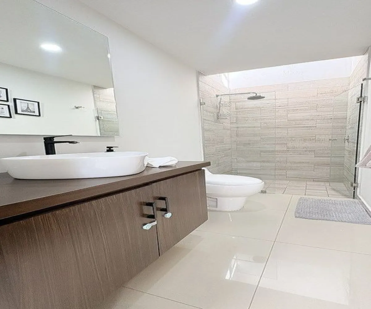 Casa En Venta,Los Gavilanes,Avenida Punto Sur 6387, Tlajomulco de Zúñiga, Jalisco 45645, 3 Habitaciones,2 Baños,Avenida Punto Sur,1,pZx425g