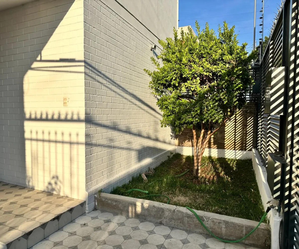 Casa En Renta,Italia Providencia,Milán 2510, Guadalajara, Jalisco 44648, 4 Habitaciones,2 Baños,Milán,2,pjJRY00