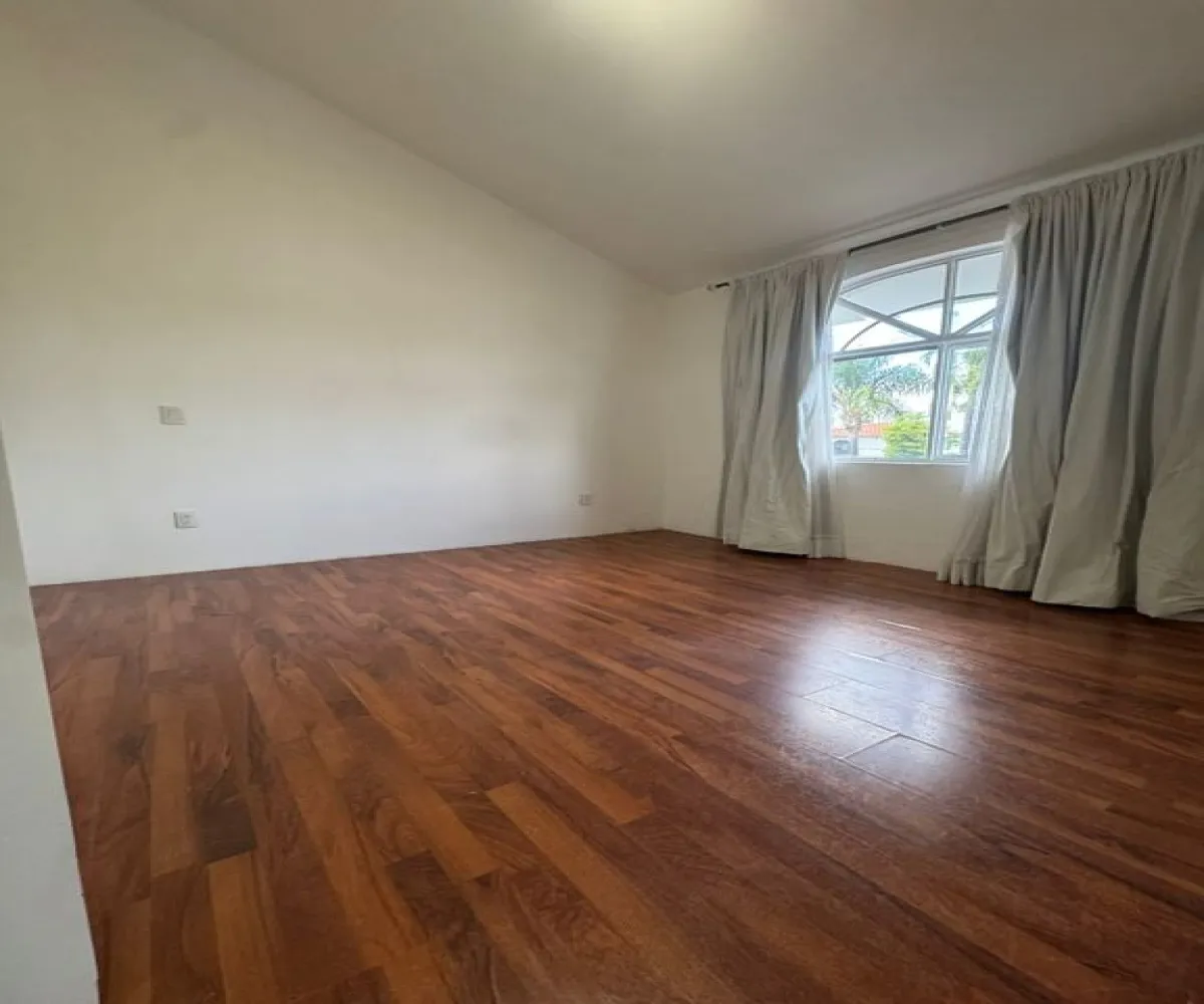 Casa En Venta,Parque de la Castellana,Central 1081, Zapopan, Jalisco 45117, 3 Habitaciones,3 Baños,Central,1,pmf7fQO