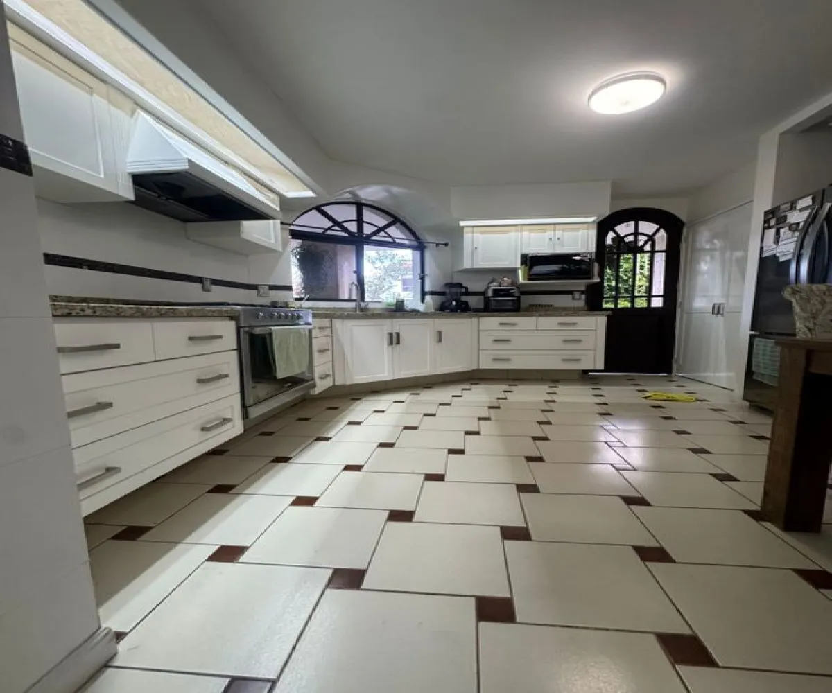 Casa En Venta,Parque de la Castellana,Central 1081, Zapopan, Jalisco 45117, 3 Habitaciones,3 Baños,Central,1,pmf7fQO