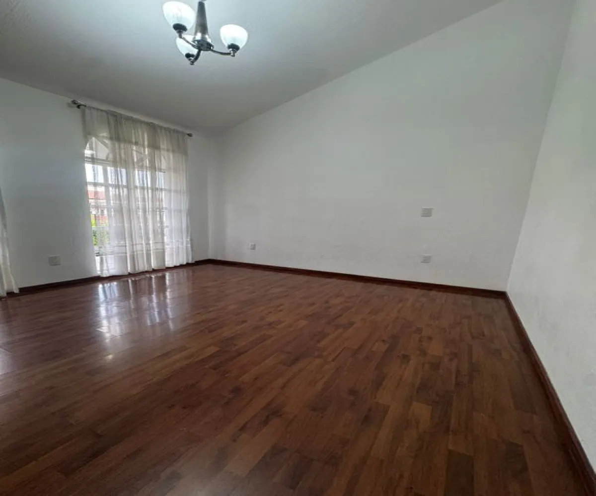 Casa En Venta,Parque de la Castellana,Central 1081, Zapopan, Jalisco 45117, 3 Habitaciones,3 Baños,Central,1,pmf7fQO