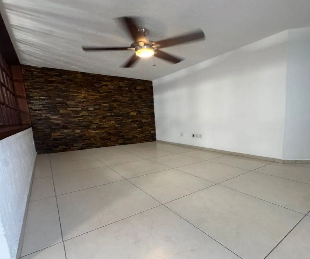Casa En Venta,Parque de la Castellana,Central 1081, Zapopan, Jalisco 45117, 3 Habitaciones,3 Baños,Central,1,pmf7fQO