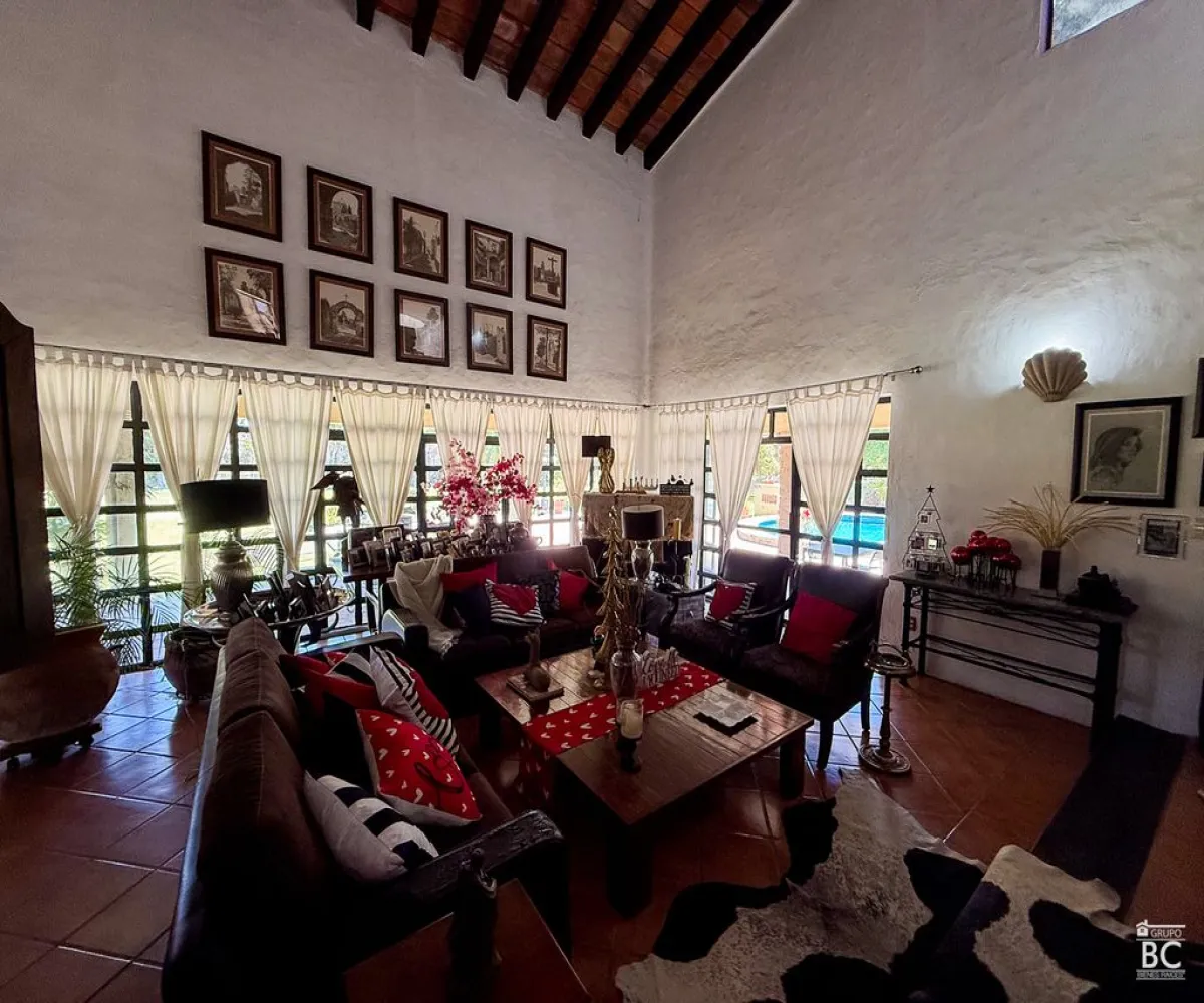 Casa En Venta,Los Gavilanes,Morelos 333 1, Tlajomulco de Zúñiga, Jalisco 45645, 4 Habitaciones,4 Baños,Morelos,1,ppvUNVV