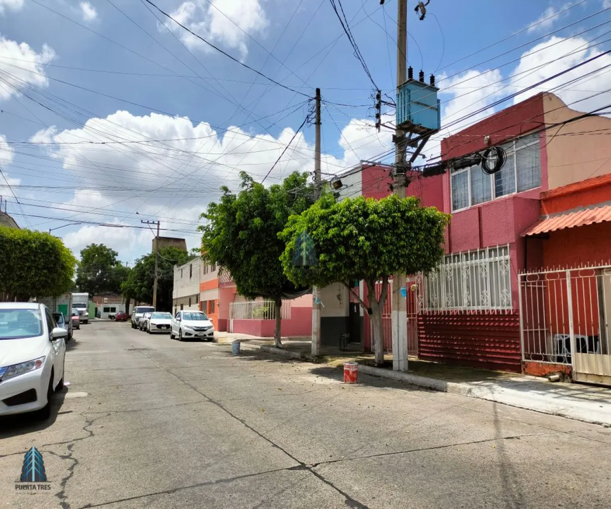 Casa En Venta,Atlas,Río Danubio 1623, Guadalajara, Jalisco 44870, 4 Habitaciones,2 Baños,Río Danubio,2,pDoHhCu