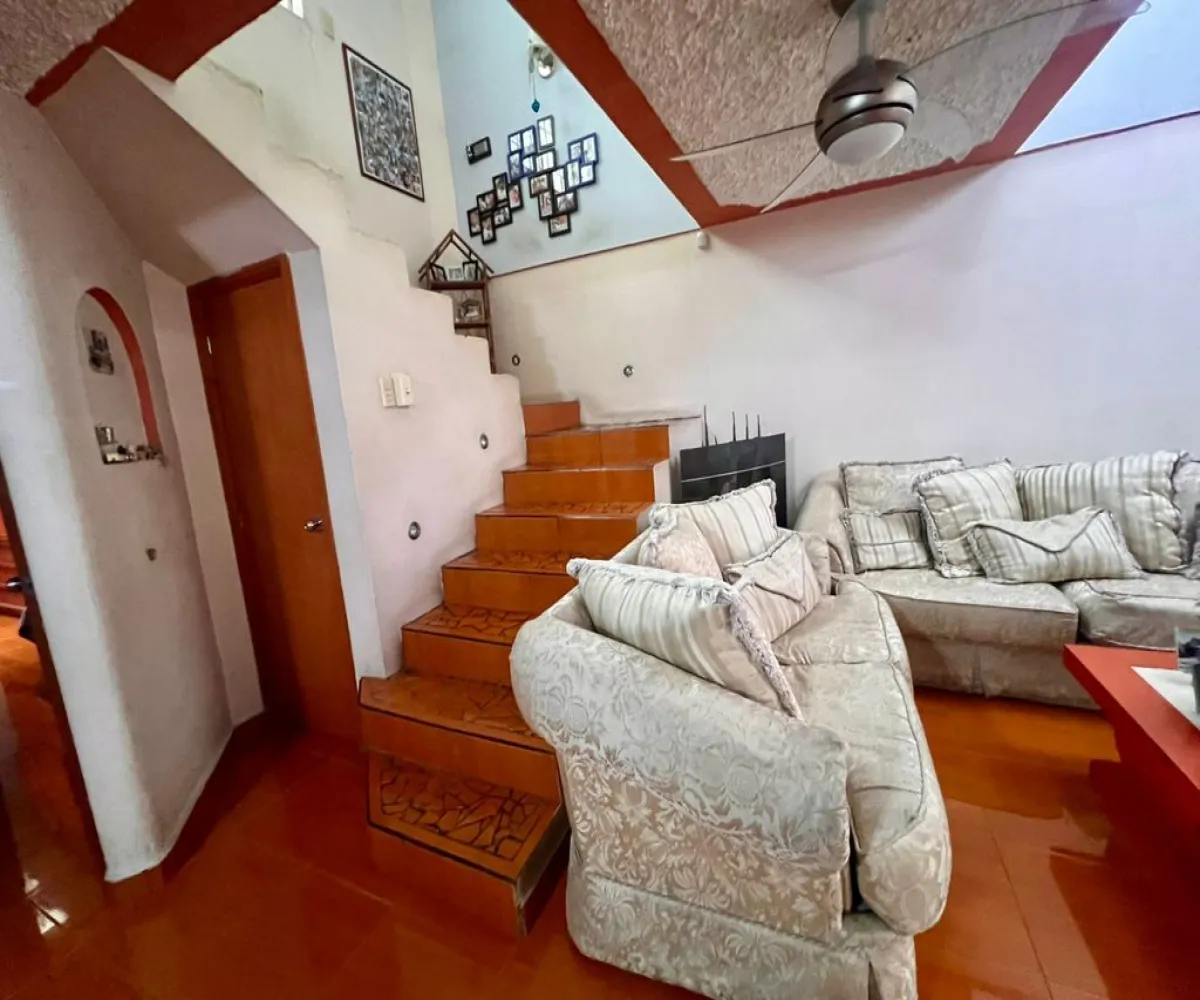 Casa En Venta,Autocinema,Bejar # 863, Guadalajara, Jalisco 44230, 4 Habitaciones,3 Baños,Bejar # ,1,pDt9aoS