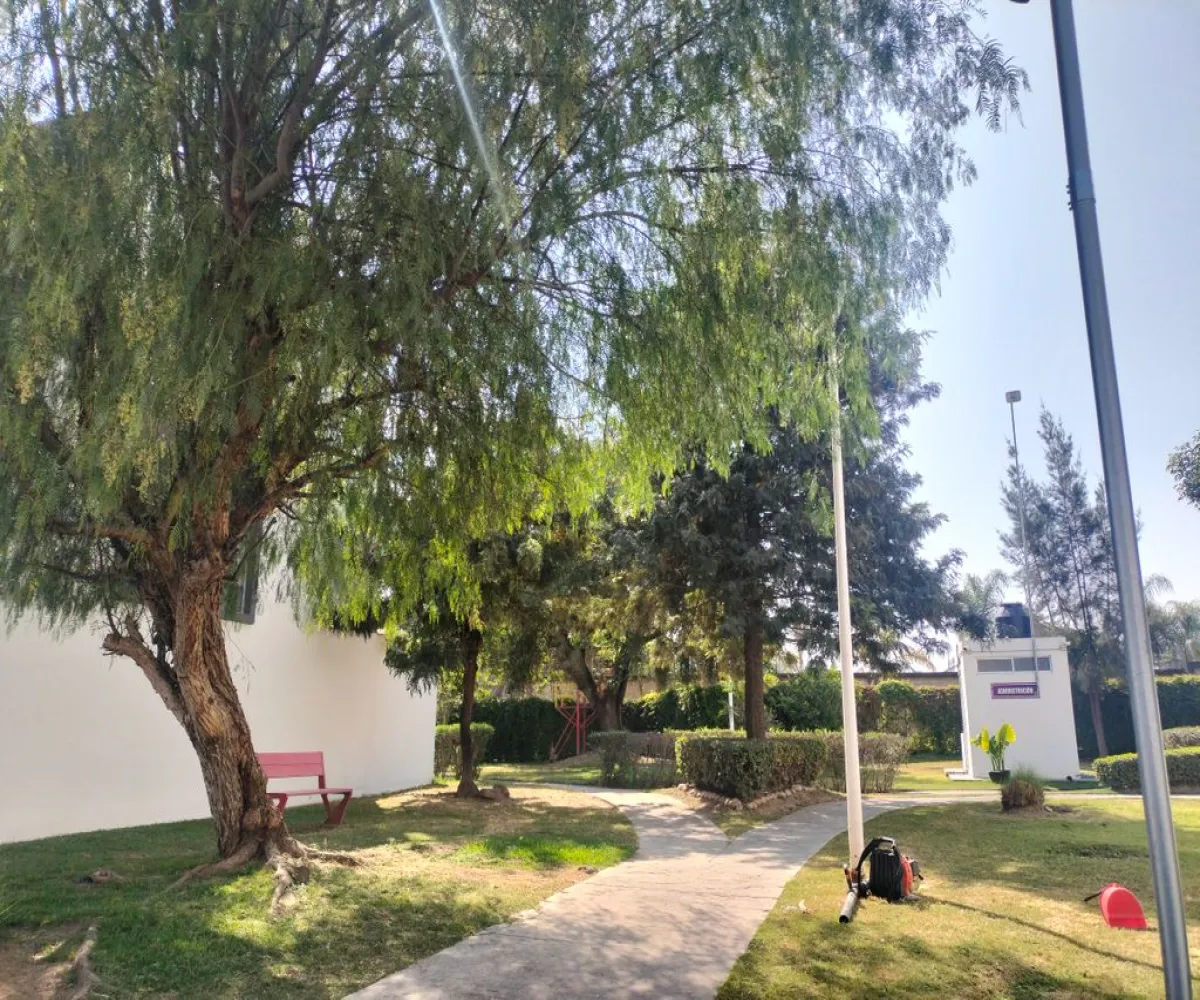 Casa En Venta,Francisco I. Madero 671 60, San Pedro Tlaquepaque, Jalisco 45645, 3 Habitaciones,2 Baños,Francisco I. Madero,3,p9BIhZ3