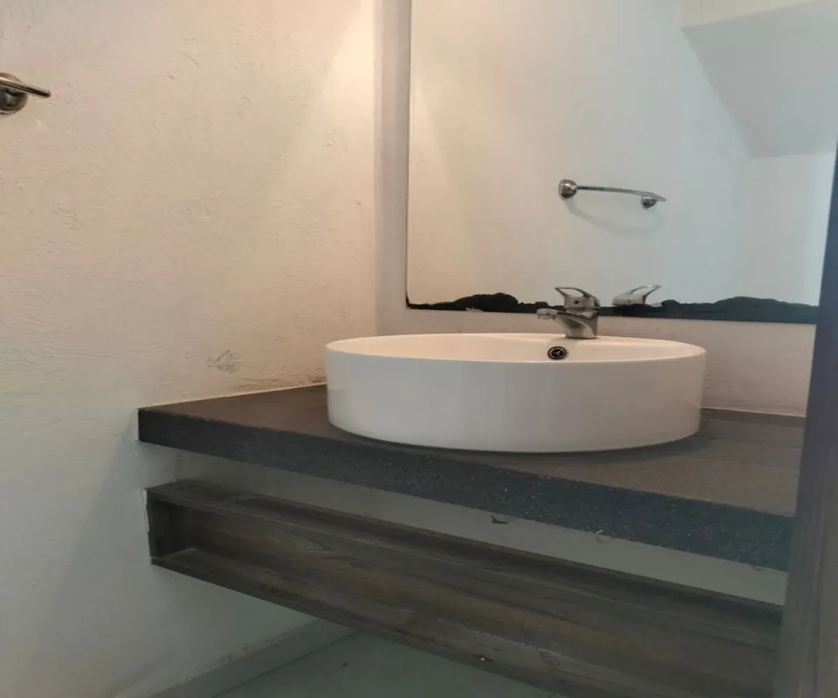 Casa En Venta,Francisco I. Madero 671 60, San Pedro Tlaquepaque, Jalisco 45645, 3 Habitaciones,2 Baños,Francisco I. Madero,3,p9BIhZ3