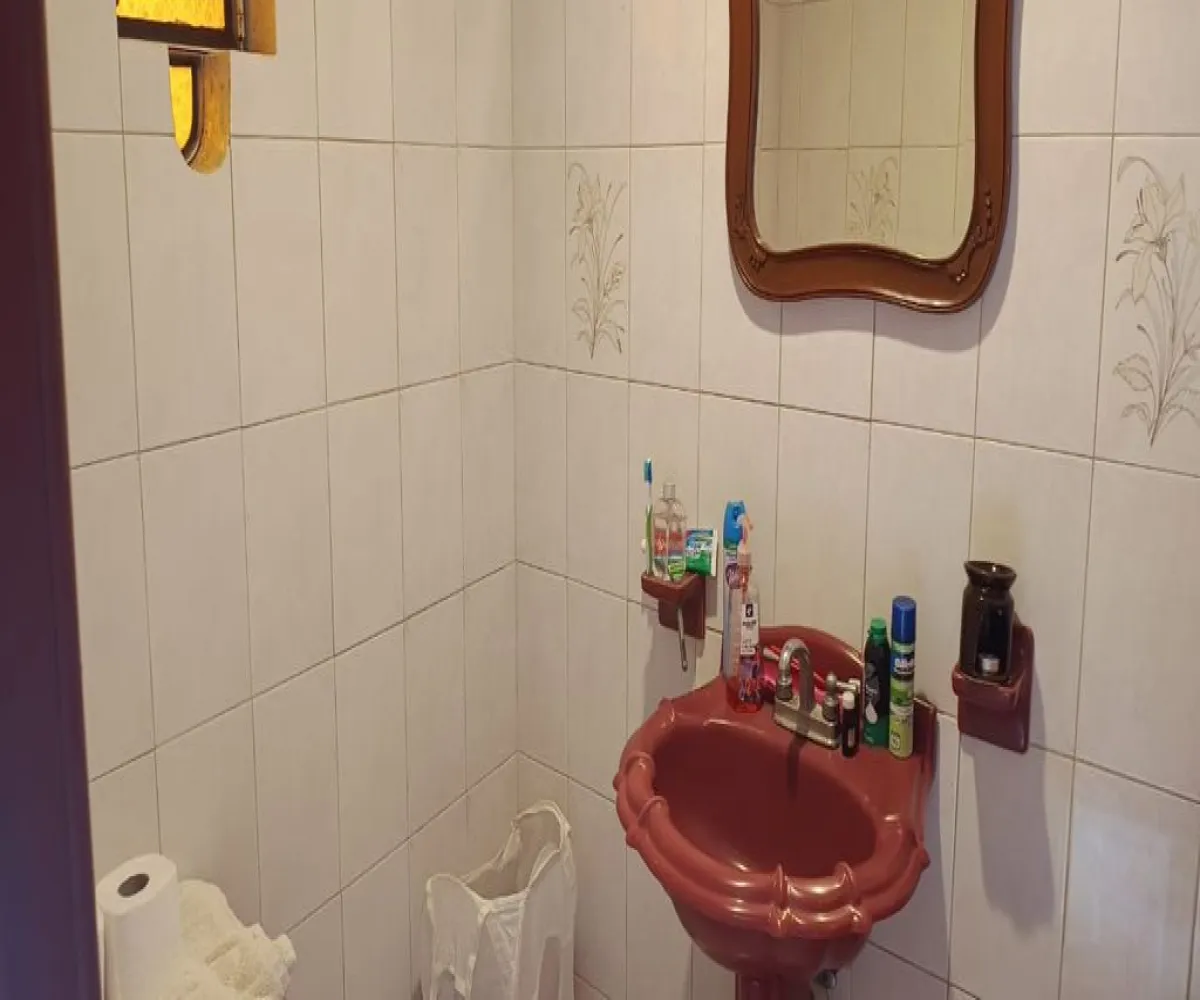 Casa En Venta,Fraccionamiento Revolución,Pelotón Oriente 160, San Pedro Tlaquepaque, Jalisco 45588, 3 Habitaciones,1 Baño,Pelotón Oriente,2,pwZDT6f